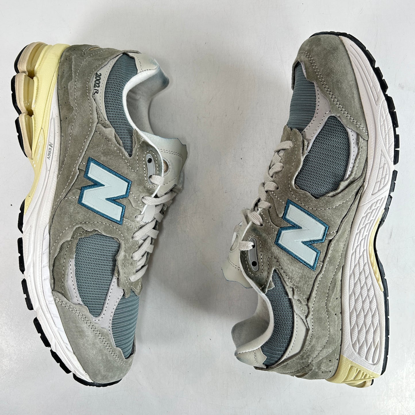 M2002RDD New Balance 2002R Protection Pack Mirage Grey [USED] - 11 M (Used)