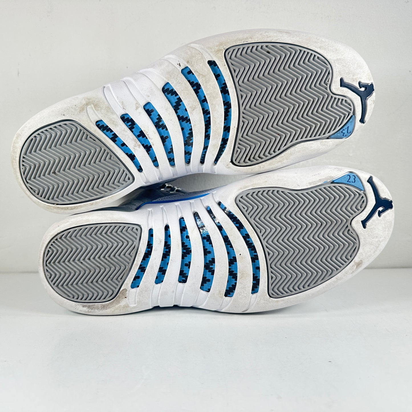 130690 007 Jordan 12 Retro Grey University Blue [USED] - 11 M (Used)