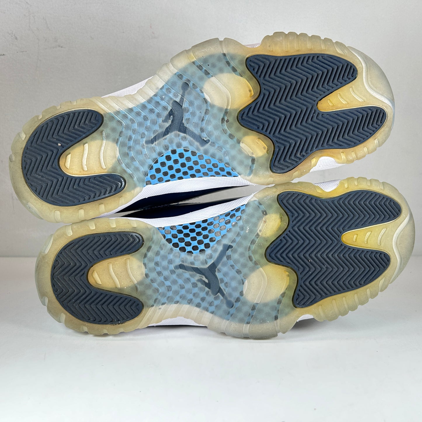 378037 123 Jordan 11 Retro UNC Win Like 82 [USED] - 10 M (Used) (No Box)