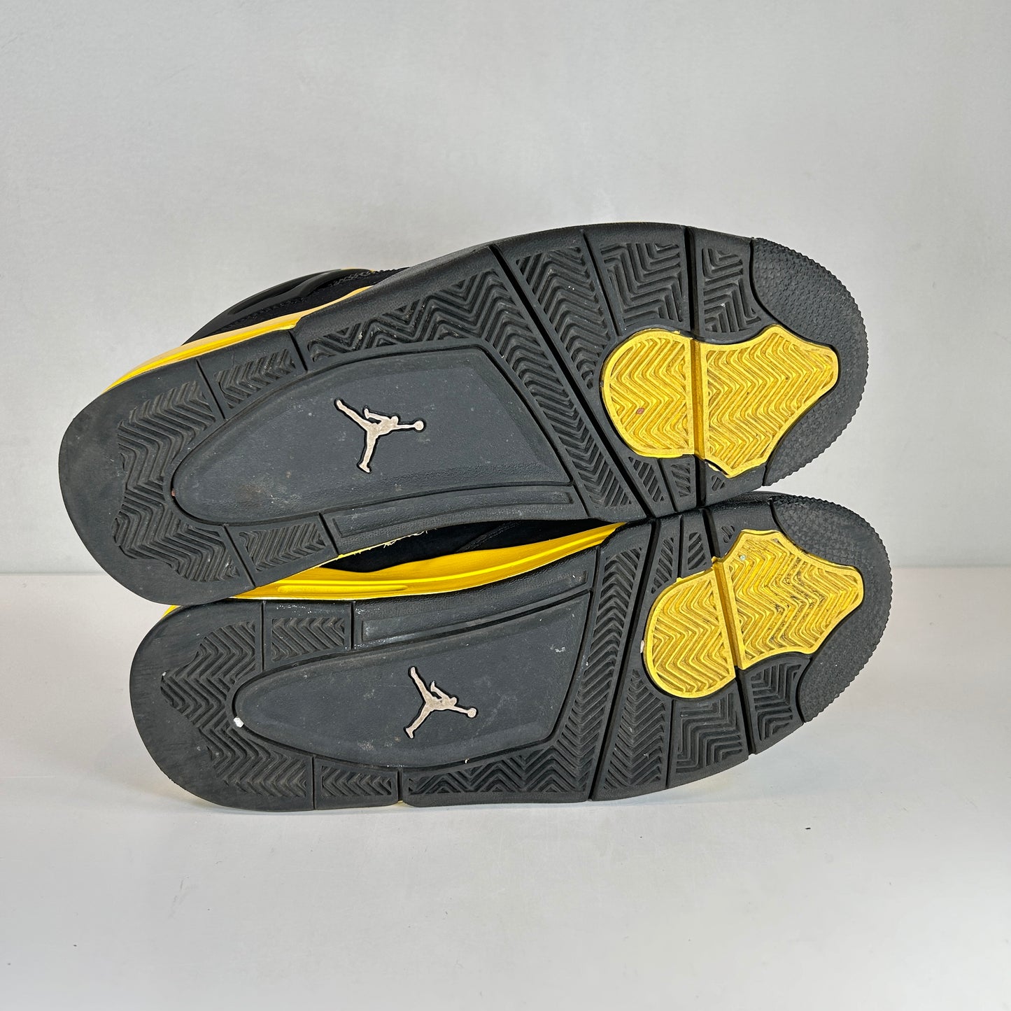 DH6927 017 Jordan 4 Retro Thunder [USED] - 8.5 M (Used2)