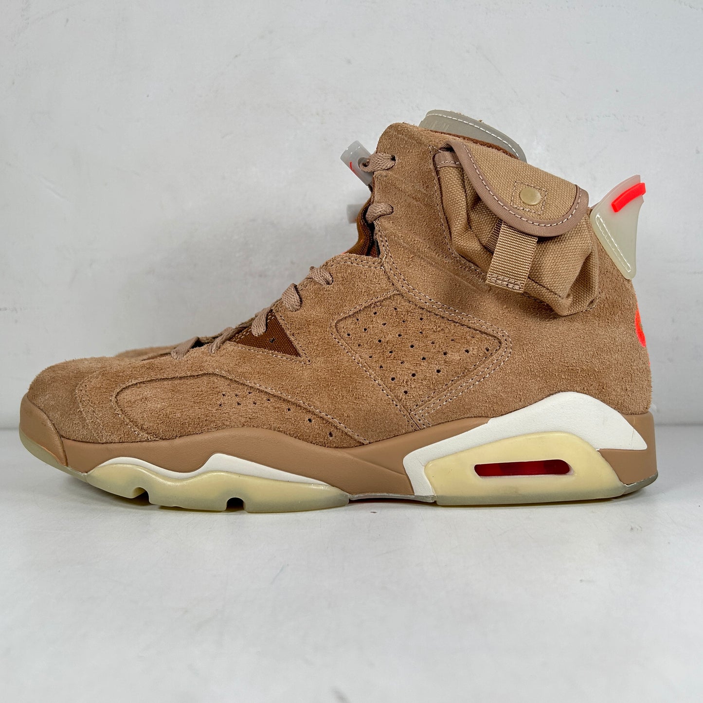 DH0690 200 Jordan 6 Retro Travis Scott Caqui británico