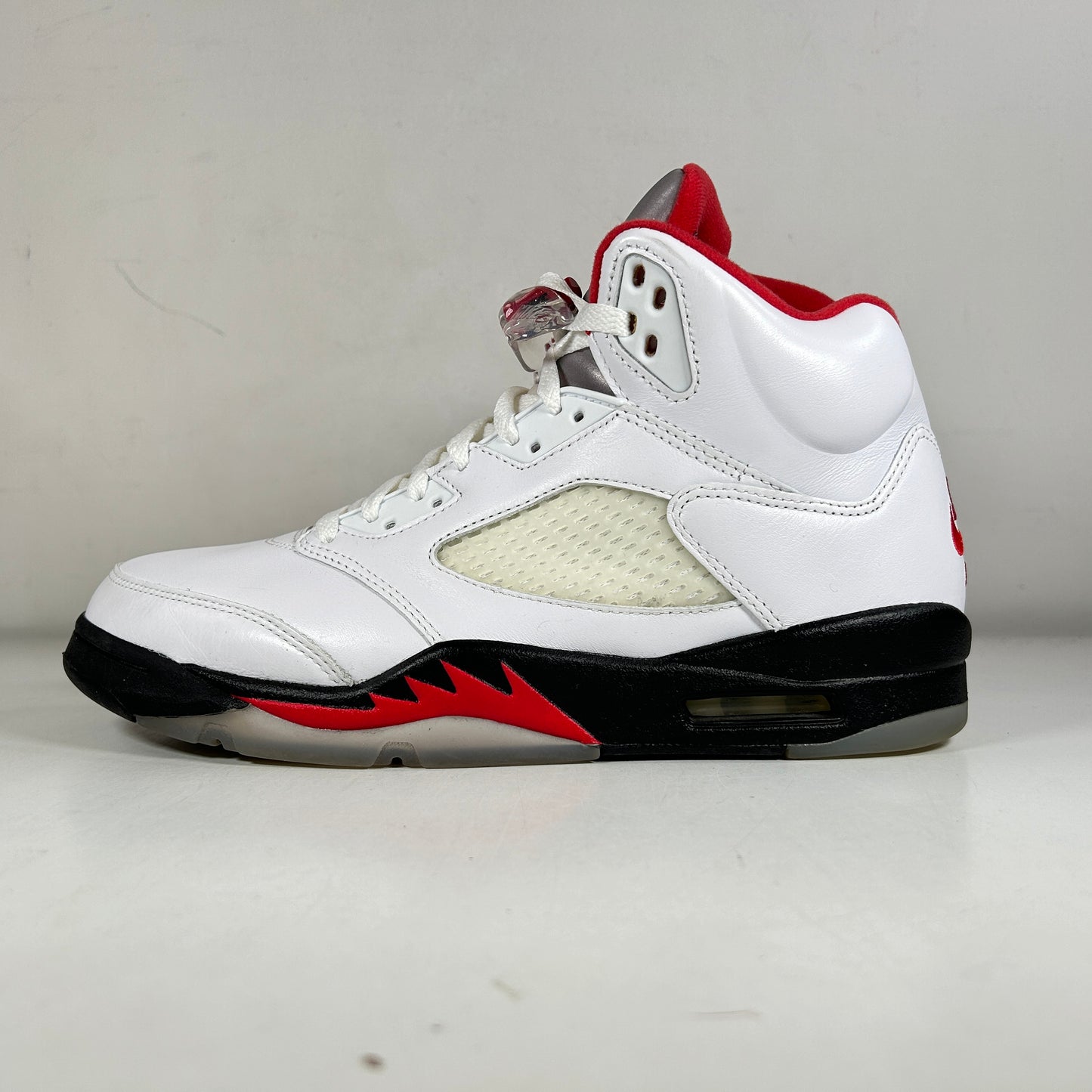 DA1911 102 Jordan 5 Fire Red [USED] - 10.5 M (Used) (Replace Box)