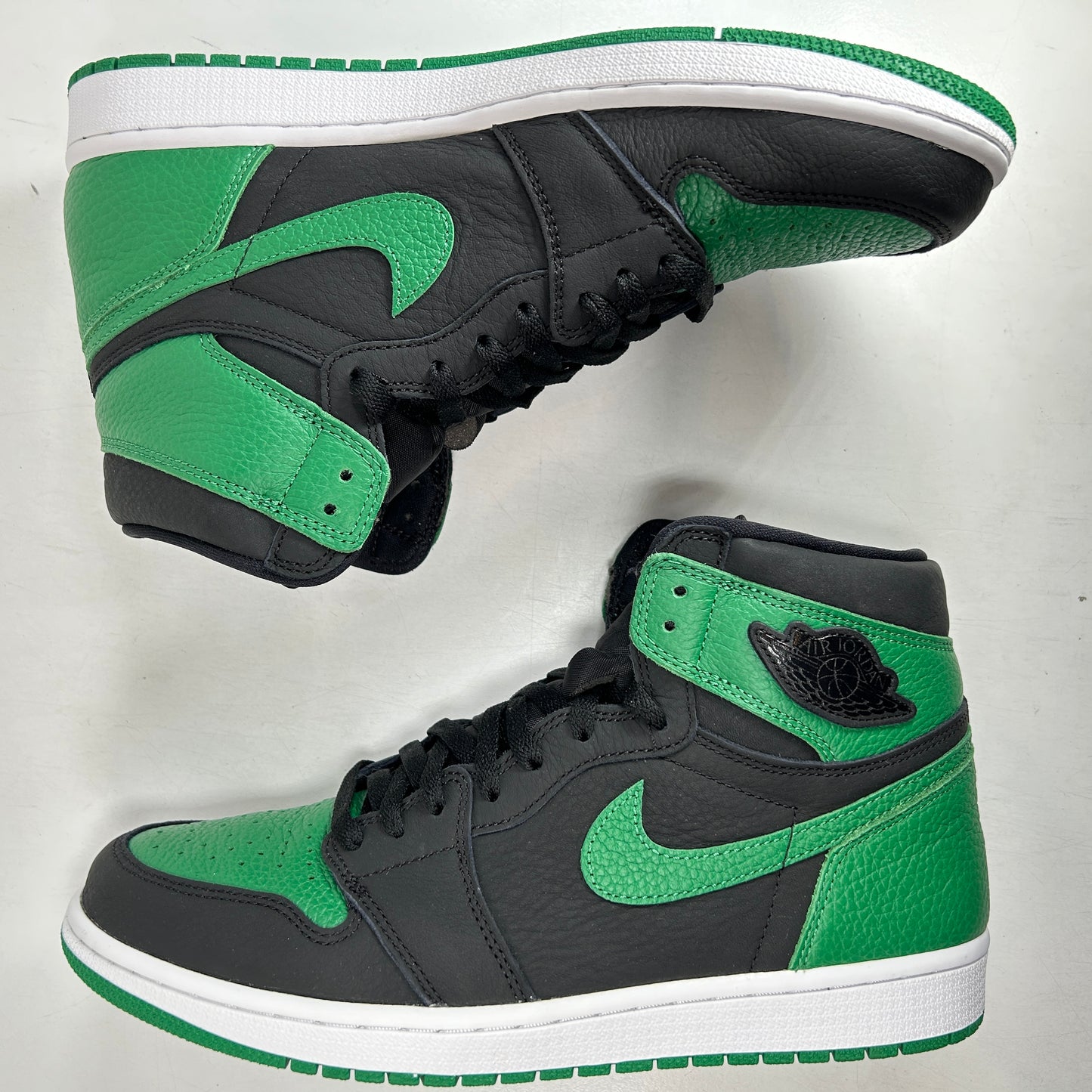 555088 030 Jordan 1 Pine Green 2.0 [USED] - 11 M (Used)