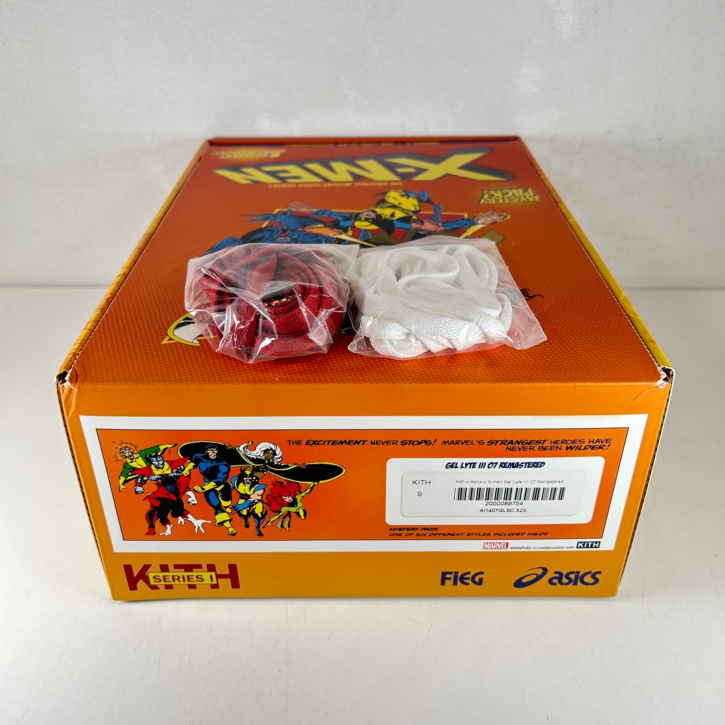 1201A957 750 Kith Marvel X-Men Wolverine 1980 Opened Box (Trading Card Not Included) [USED] - 9 M (Used)