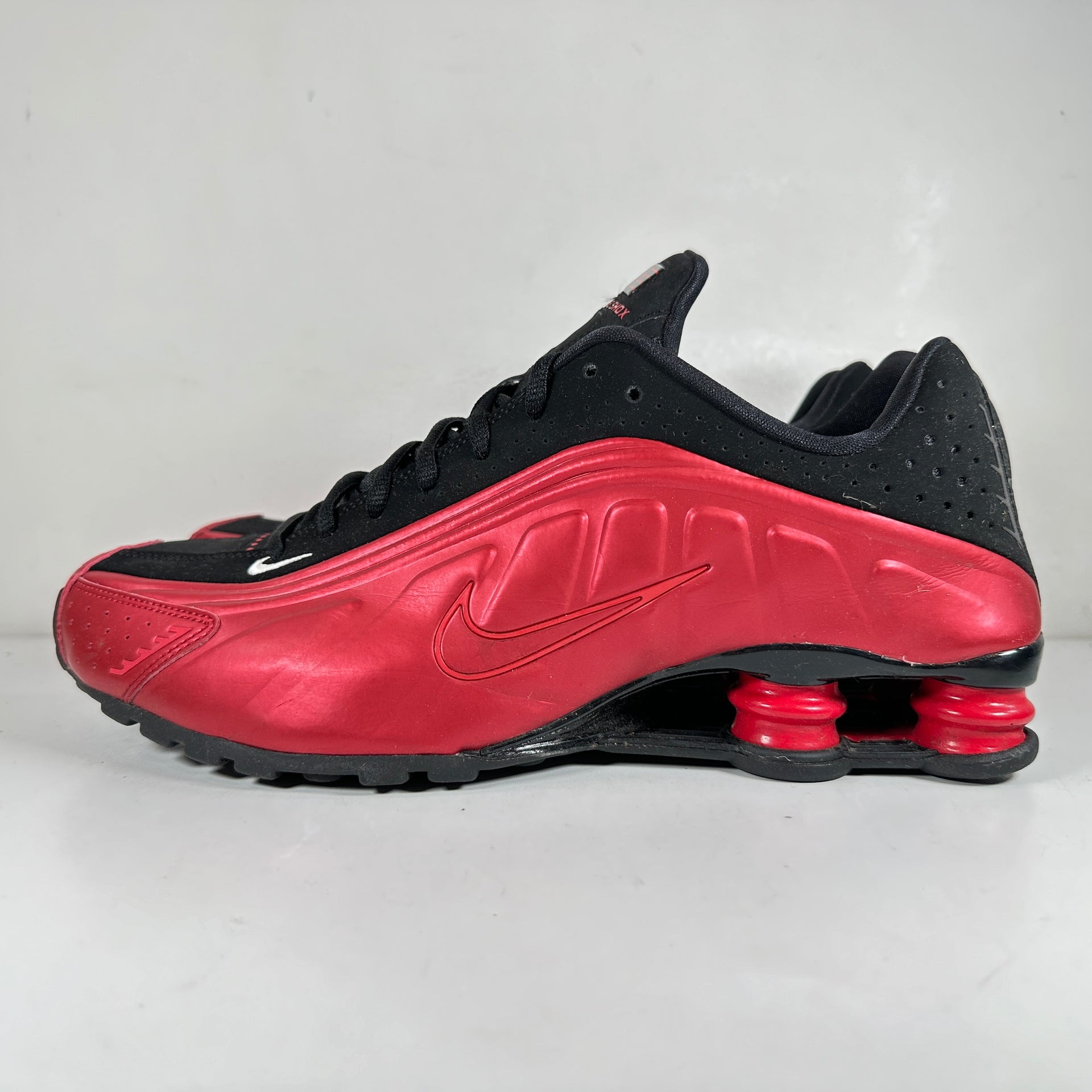 104265 600 Nike Shox‎ R4 Metallic Red Black [USED] M (Used