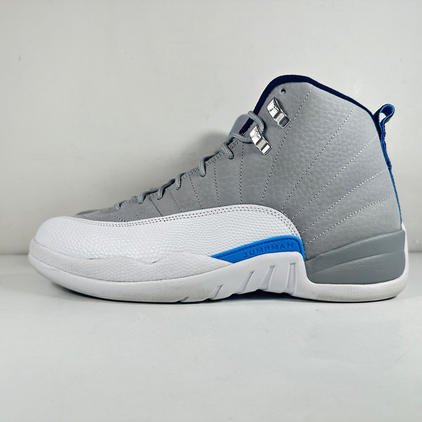 130690 007 Jordan 12 Retro Grey University Blue [USED] - 11 M (Used)