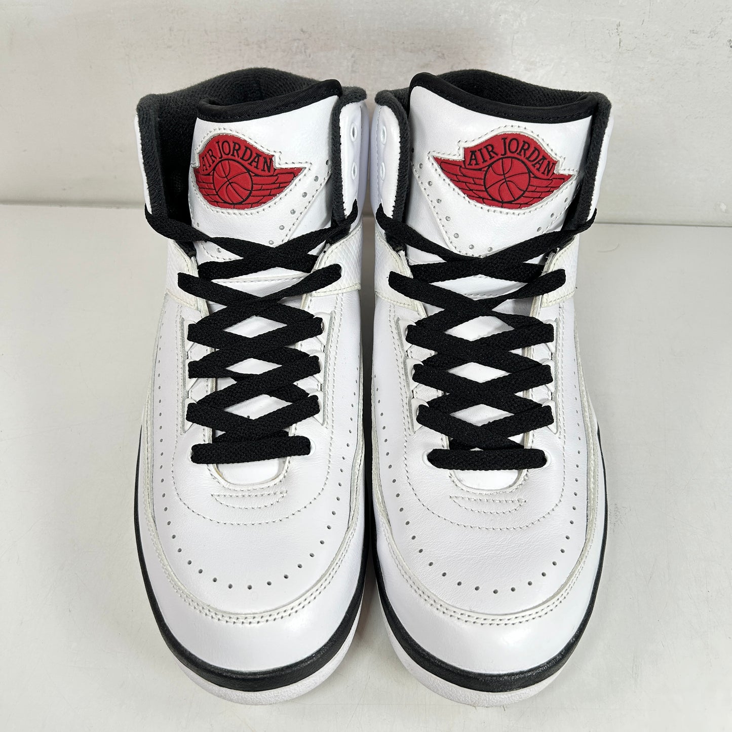 DX2454 106 Jordan 2 Retro OG Chicago (2022) [USED] - 8.5 M (Used)