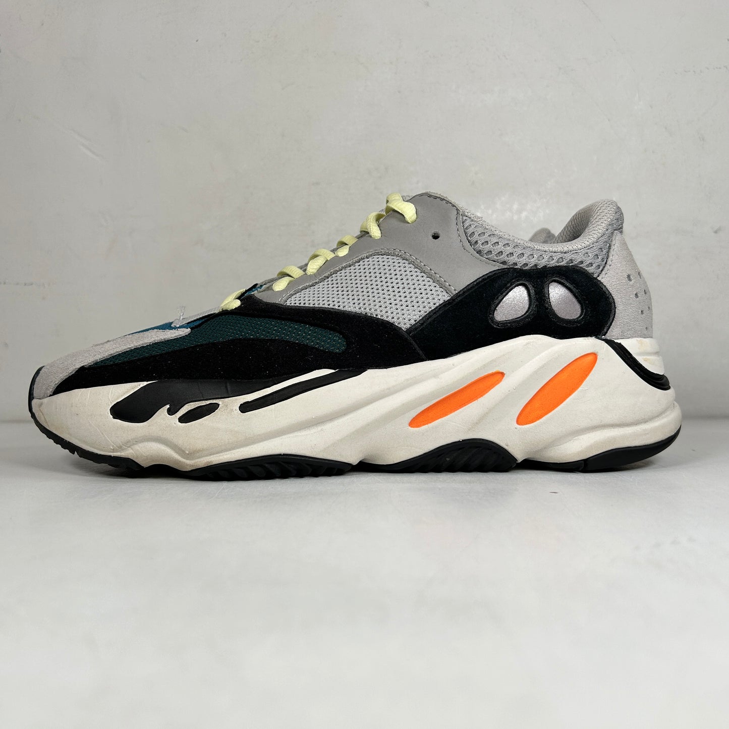 B75571 Yeezy 700 Wave Runner [USED] - 7 M (Used2) (No Box)