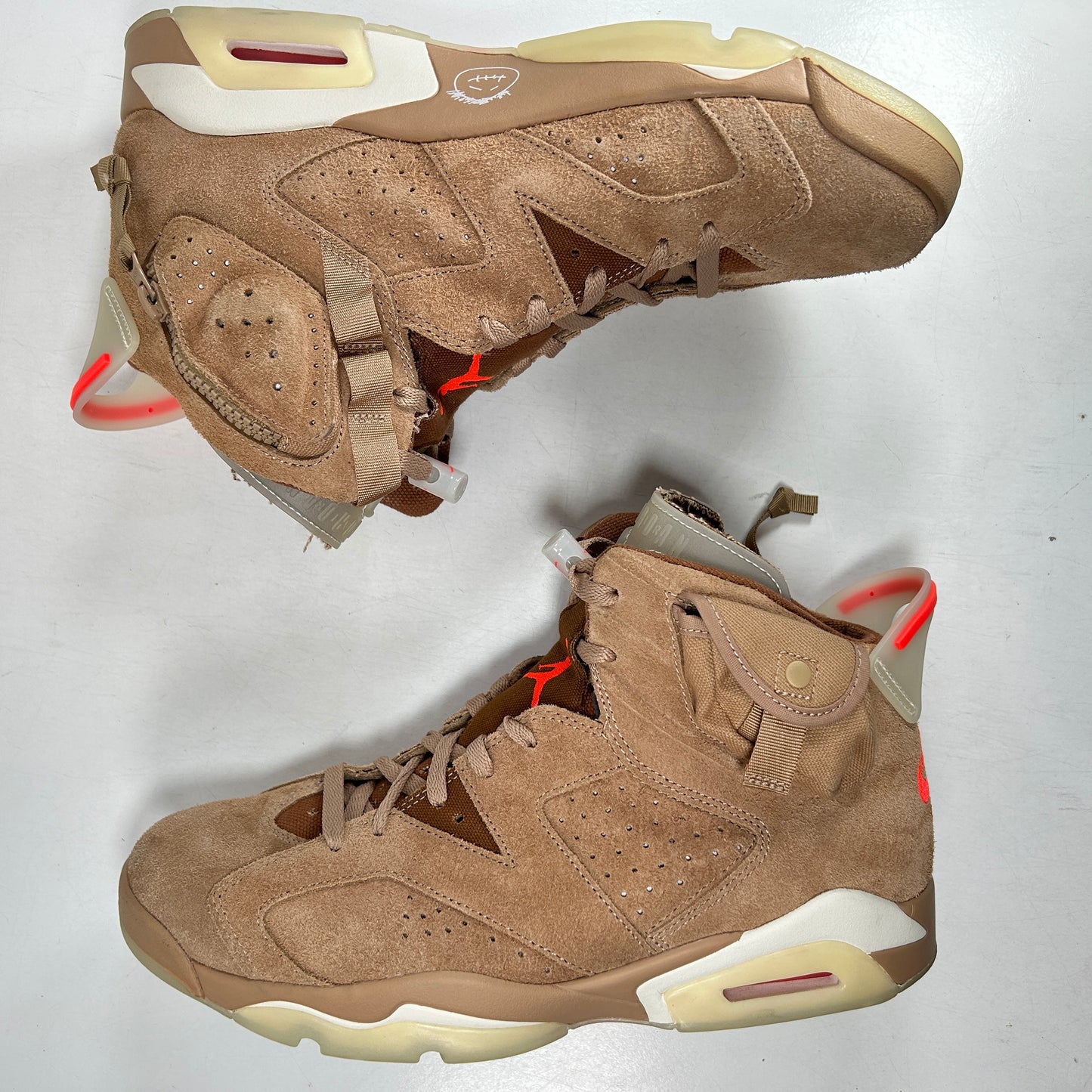 DH0690 200 Jordan 6 Retro Travis Scott Caqui británico