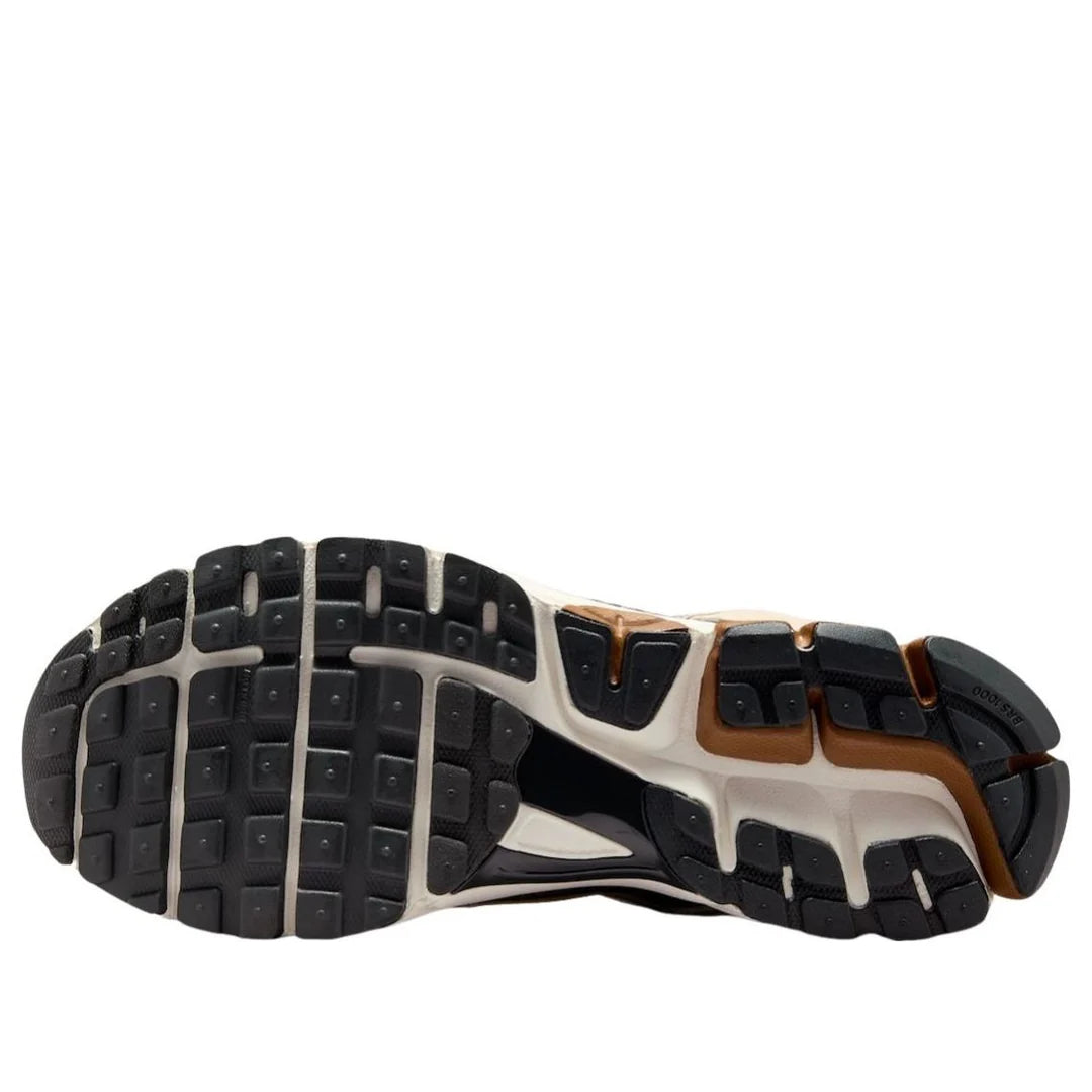 HF1553 202 Nike Zoom Vomero 5 Light British Tan Khaki