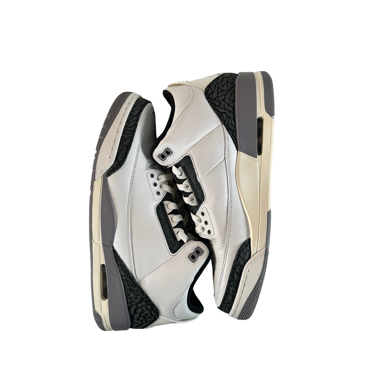 CT8532 106 Jordan 3 Retro Cement Grey [USED] - 11 M (Used4)