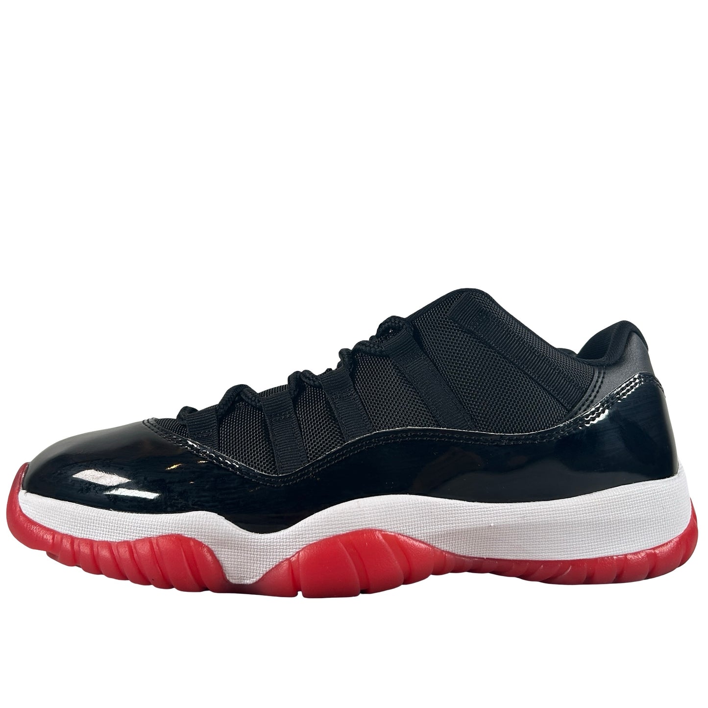 FV5104 006 Jordan 11 Retro Low Bred (2025) - 10.5 M (VNDS)