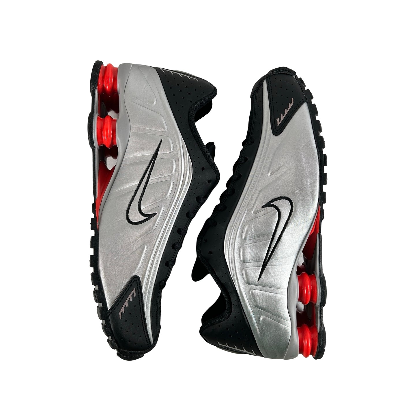 HQ1988 002 Nike Shox R4 Black Metallic Silver (2025) [USED] - 11 M (Used)