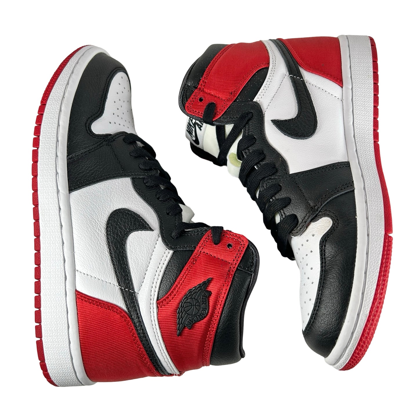 CD0461 016 Jordan 1 Retro High Satin Black Toe (Women's) [USED] - 7 W (Used2)