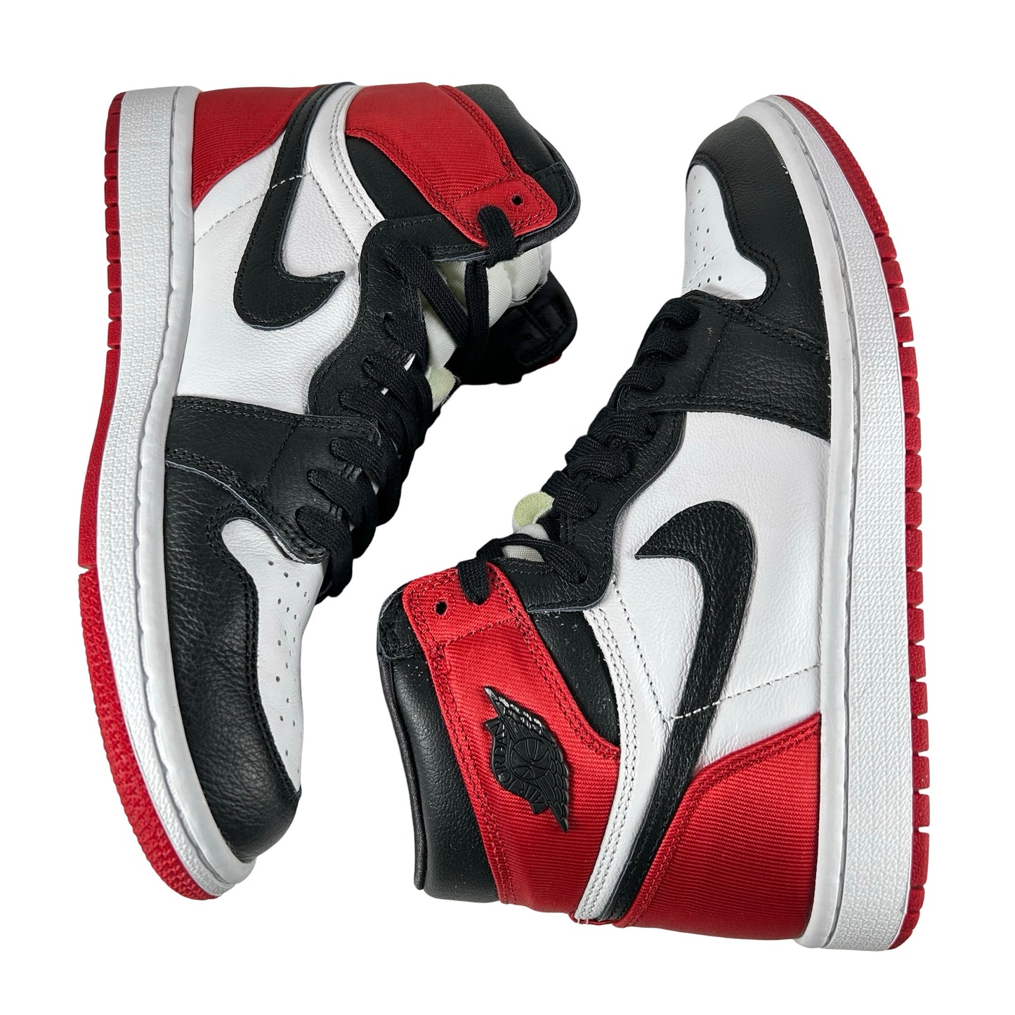 CD0461 016 Jordan 1 Retro High Satin Black Toe (Women's) [USED] - 7 W (Used2)
