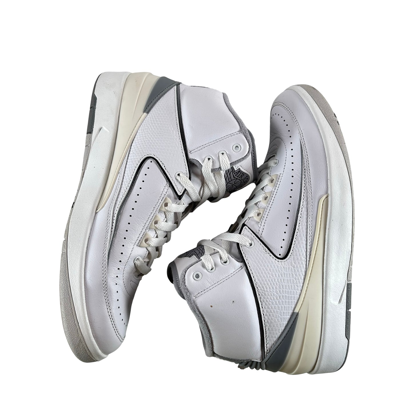 DR8884 100 Jordan 2 Retro Cement Grey [USED] - 8.5 M (Used)