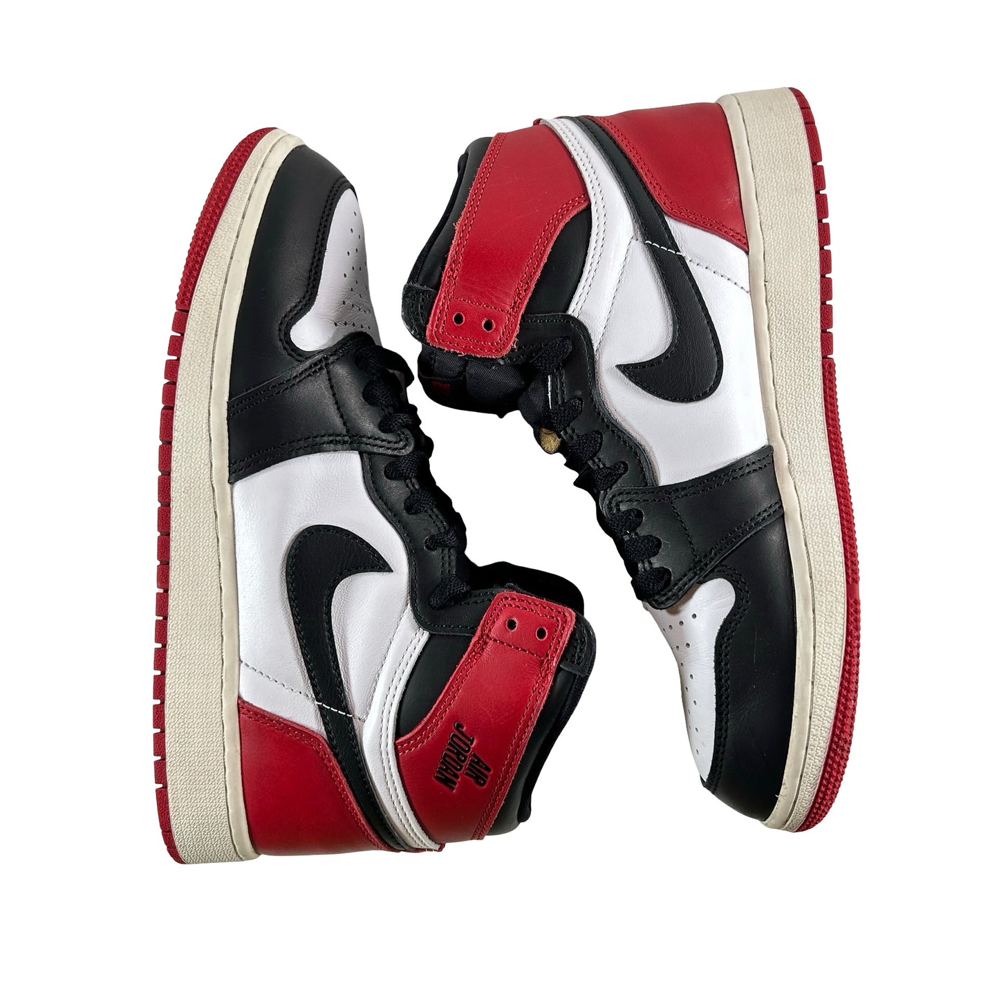 FD1437 106 Jordan 1 Retro High OG Black Toe Reimagined (GS) - 6.5 Y (Used) (No Box)