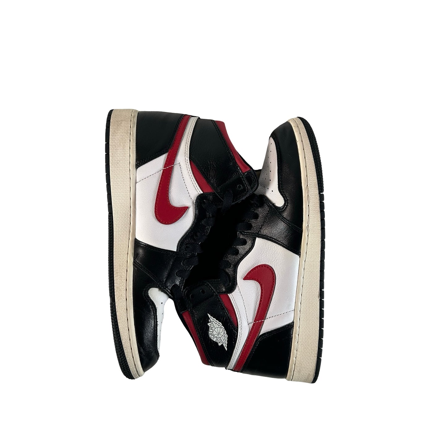 575441 061 Jordan 1 Retro High Black Gym Red (GS) [USED] - 7 Y (Used2)