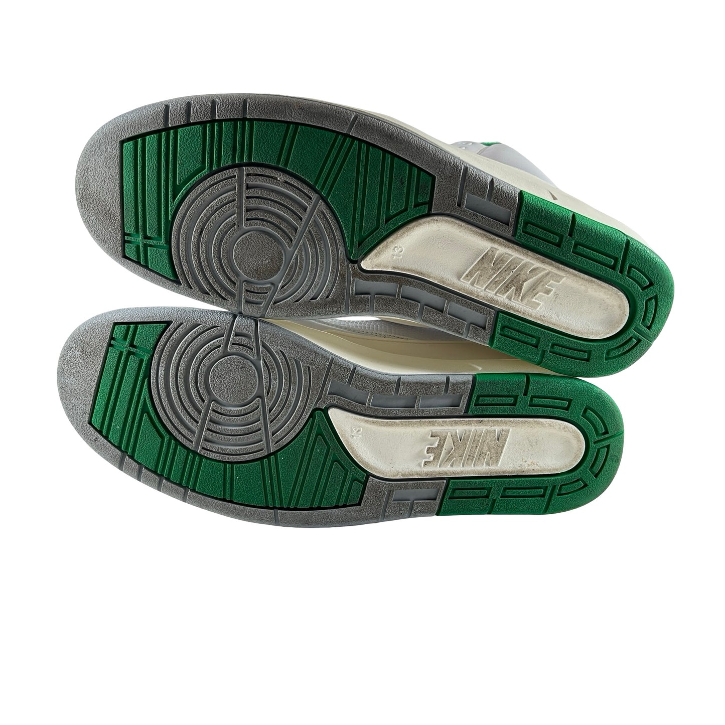 DR8884 103 Jordan 2 Retro Lucky Green - 13 M (Used) (Replace Box)