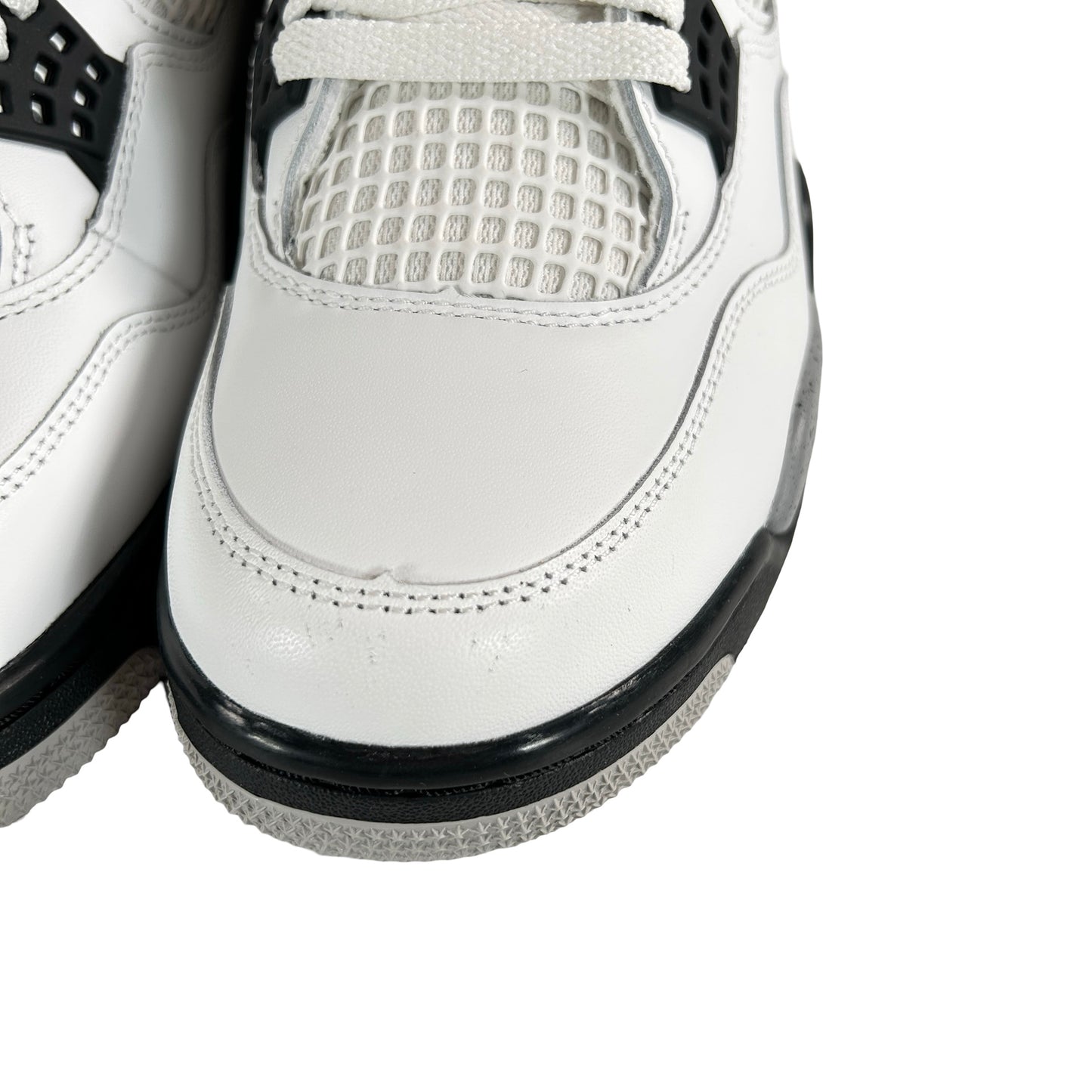 FV5029 100 Jordan 4 Retro White Cement (2025) [CONDITIONAL] - 8.5 M (Scratches on left toe box)