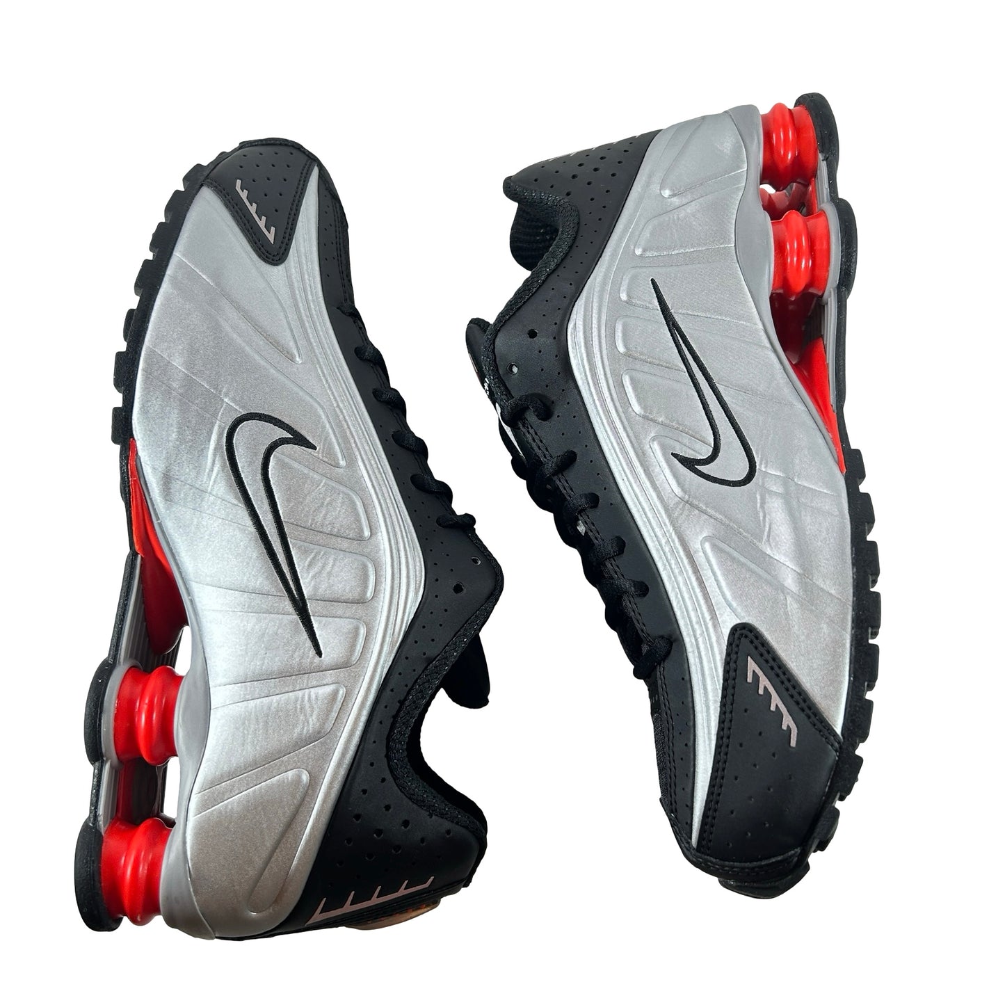 HQ1988 002 Nike Shox R4 Black Metallic Silver (2025) [USED] - 9 M (Used)