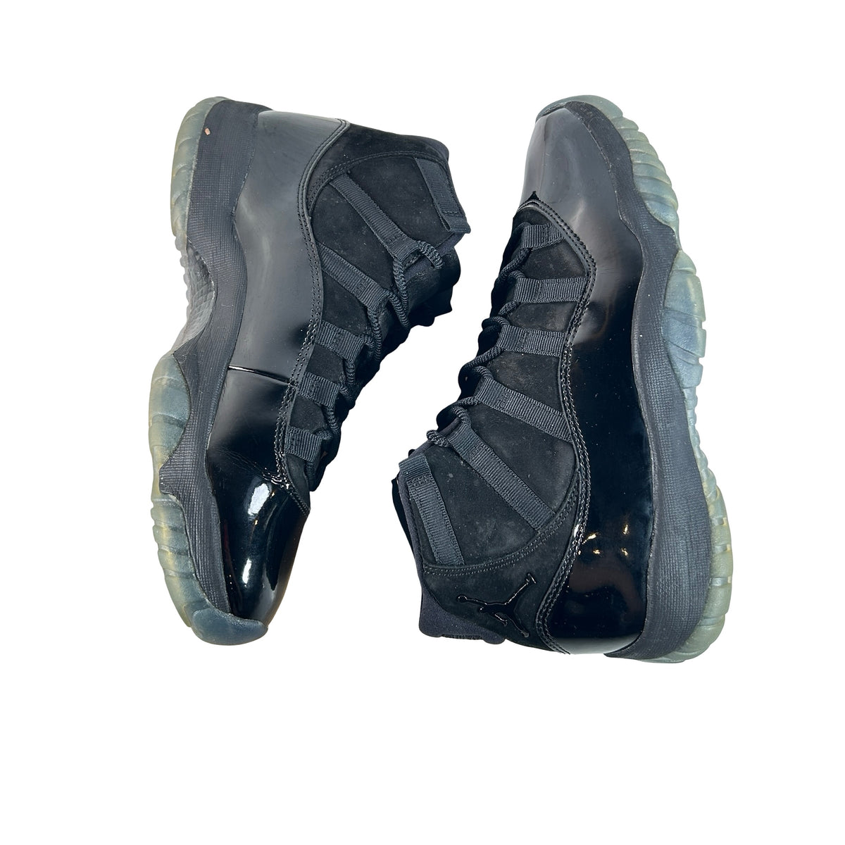 378037 005 Jordan 11 Retro Cap and Gown [USED] - 9 M (Used)