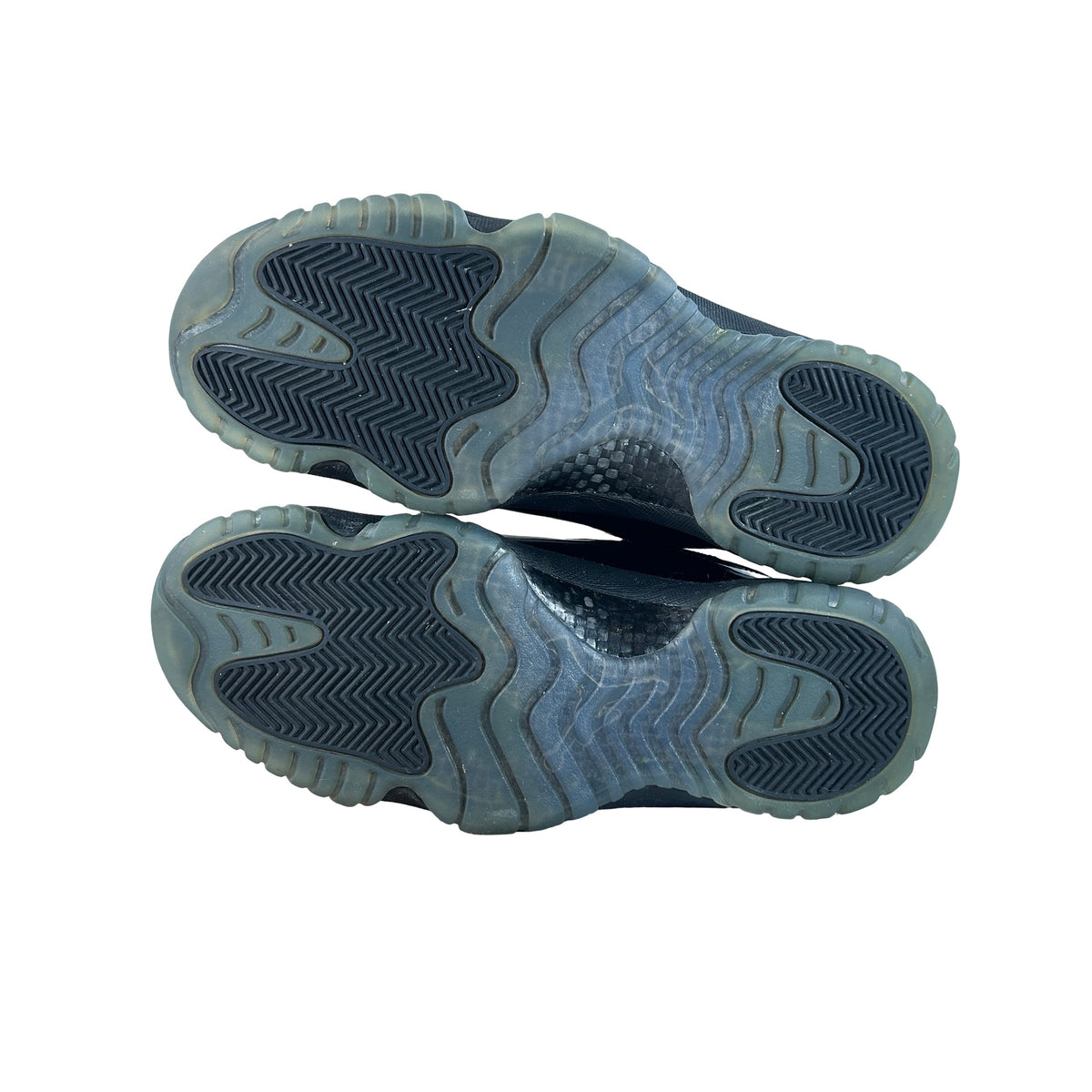 378037 005 Jordan 11 Retro Cap and Gown [USED] - 9 M (Used)