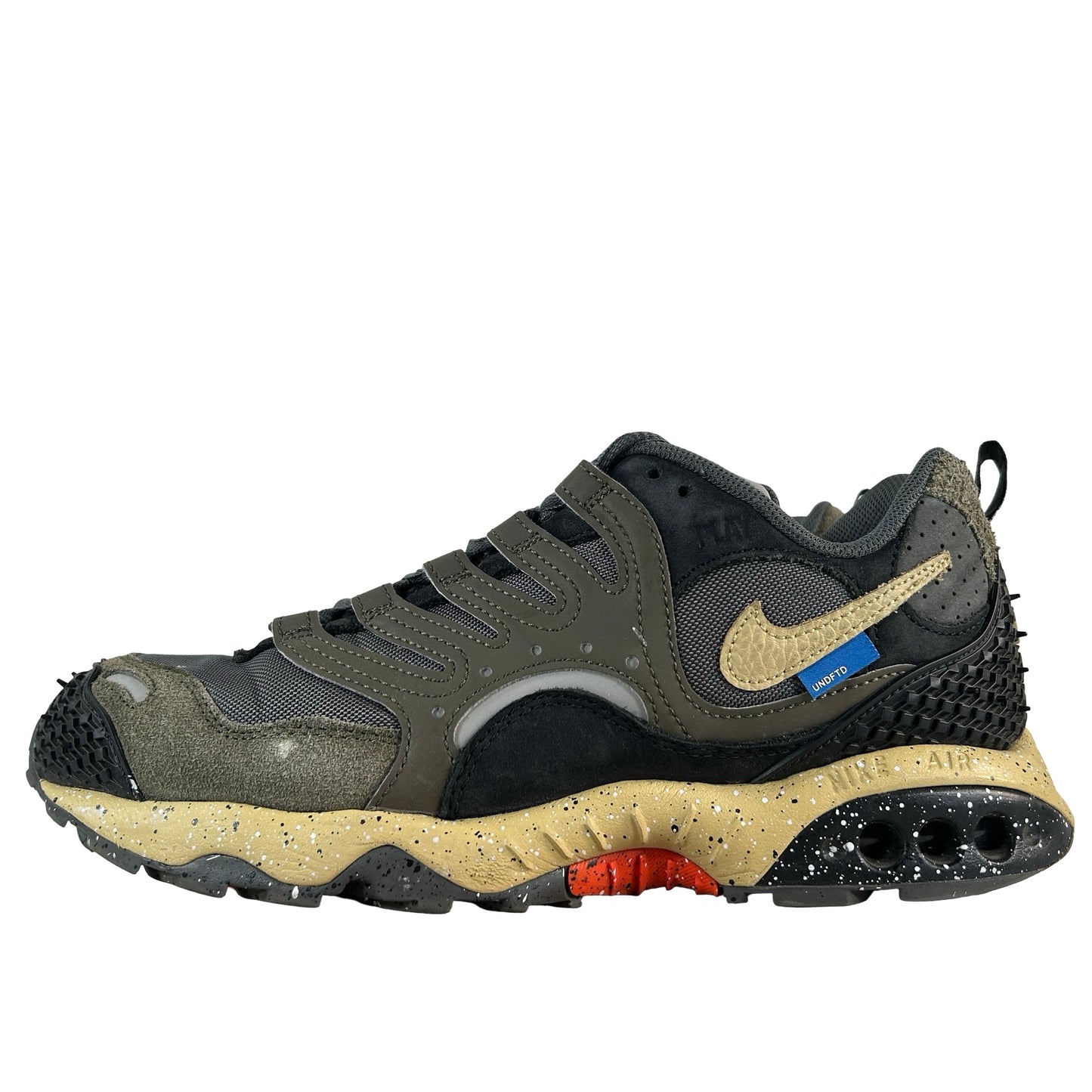 FN7546 300 Undefeated x Air Terra Humara 'Cargo Khaki' [USED] - 9 M (Used2)