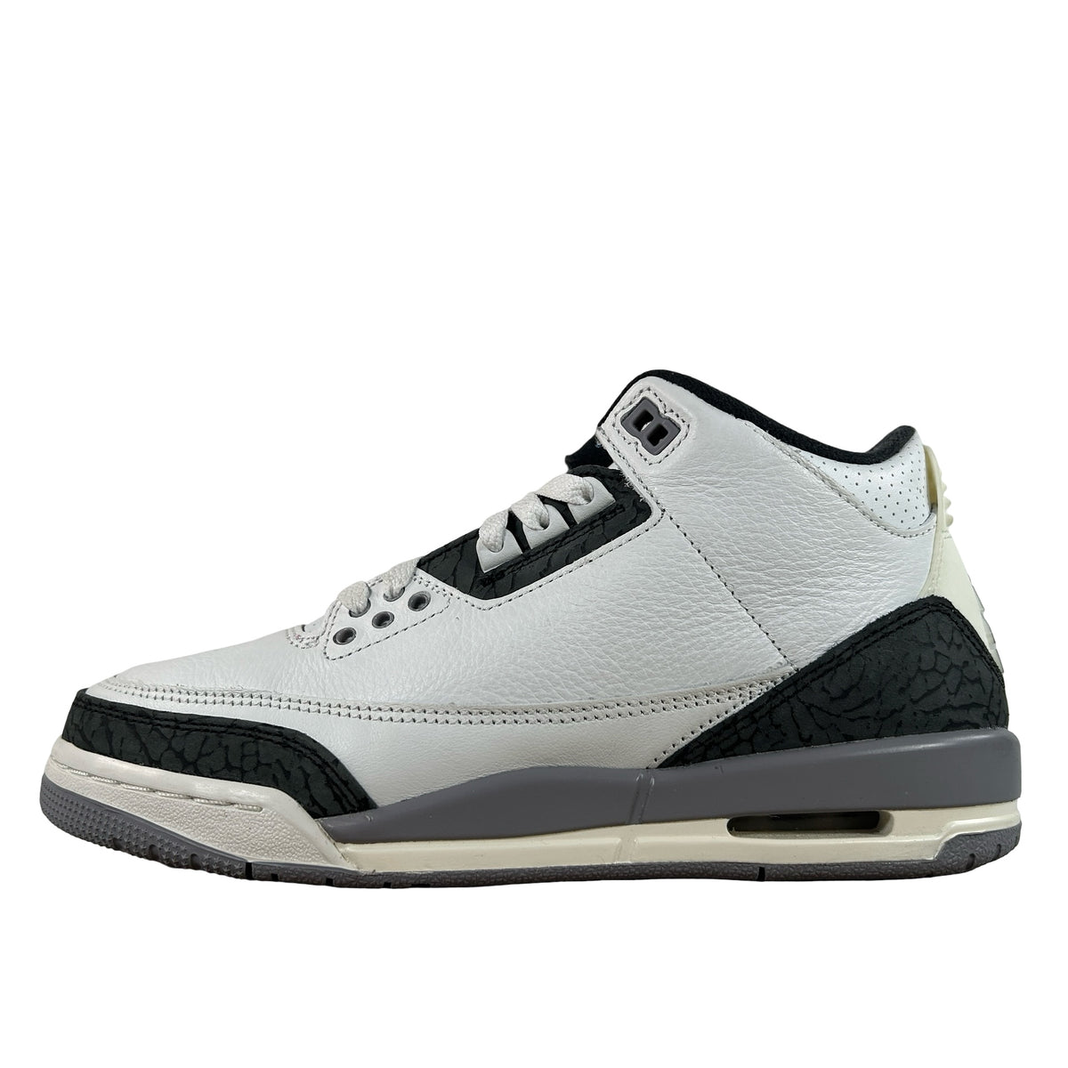 DM0967 106 Jordan 3 Retro Cement Grey (GS) [USED] - 7 Y (Used)