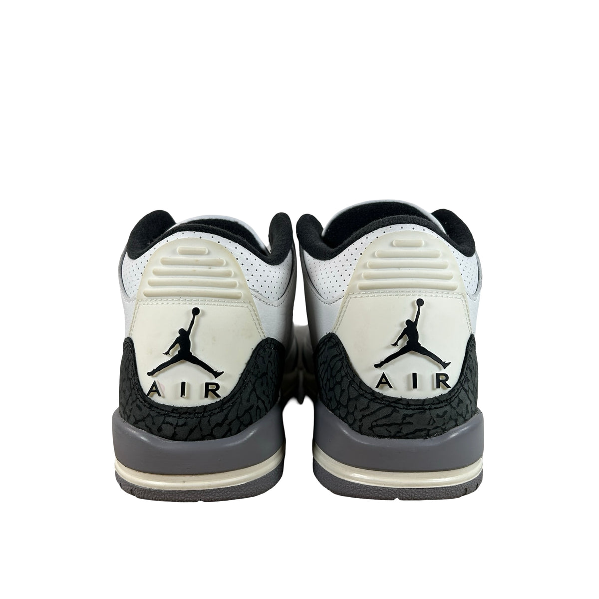 DM0967 106 Jordan 3 Retro Cement Grey (GS) [USED] - 7 Y (Used)