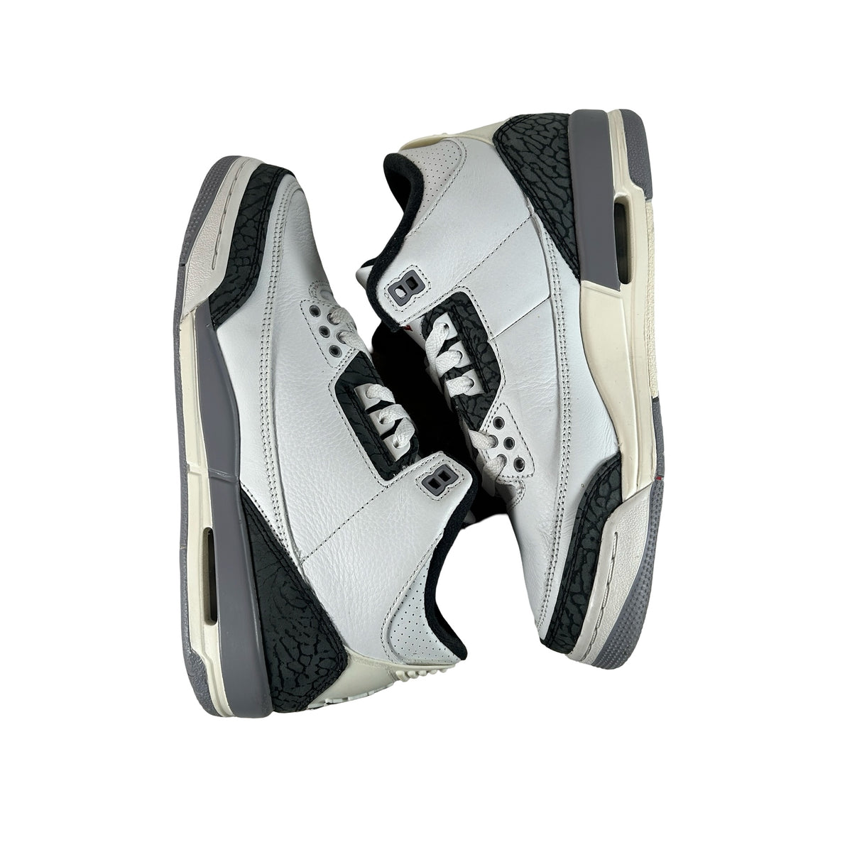 DM0967 106 Jordan 3 Retro Cement Grey (GS) [USED] - 7 Y (Used)