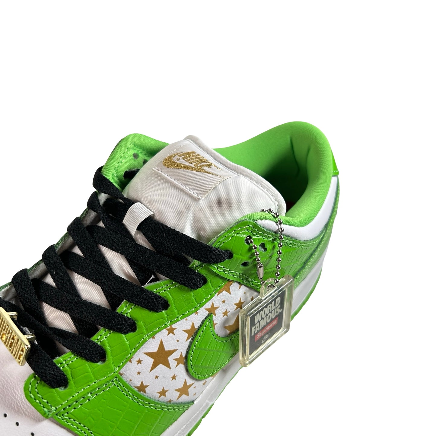DH3228 101 Dunk SB Low Supreme Green [CONDITIONAL] - 9.5 M (Stain On Left Tongue)
