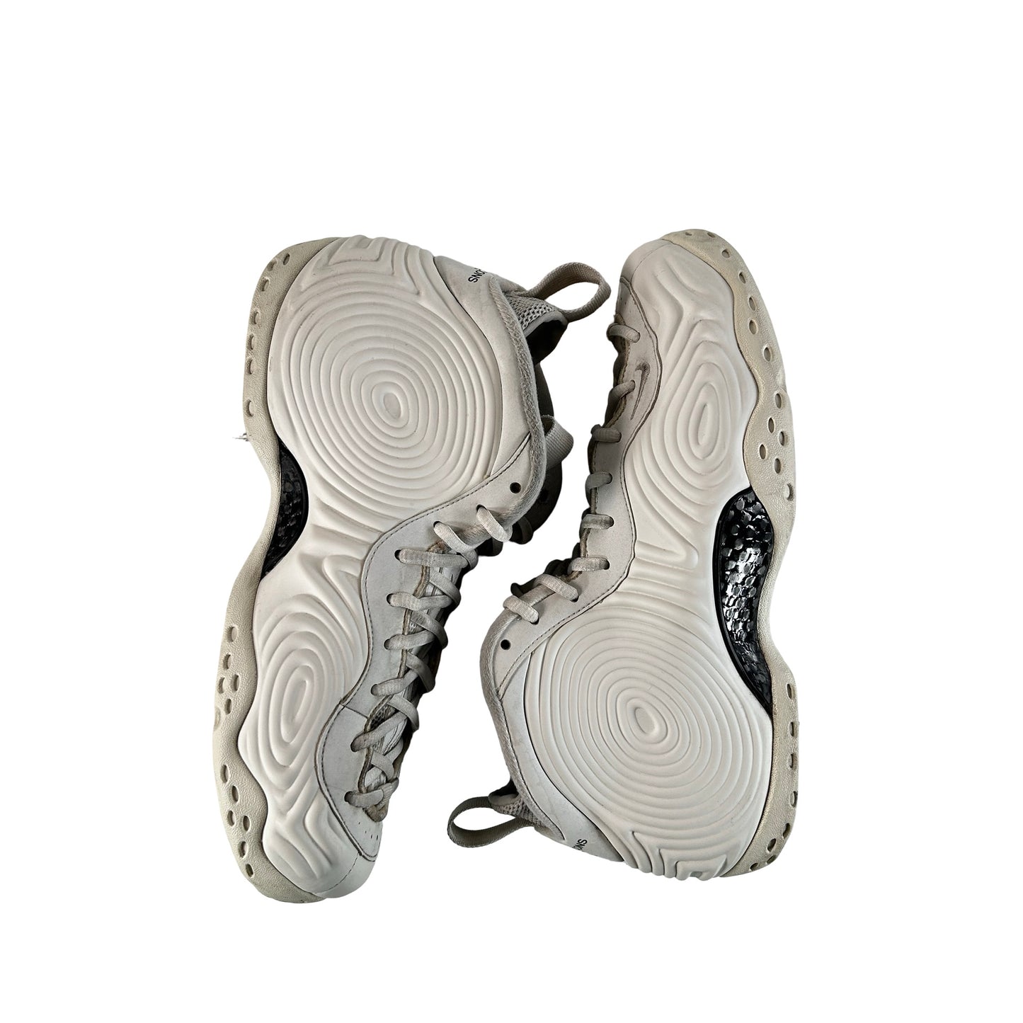 DJ7952 100 Nike Air Foamposite Uno CDG Blanco