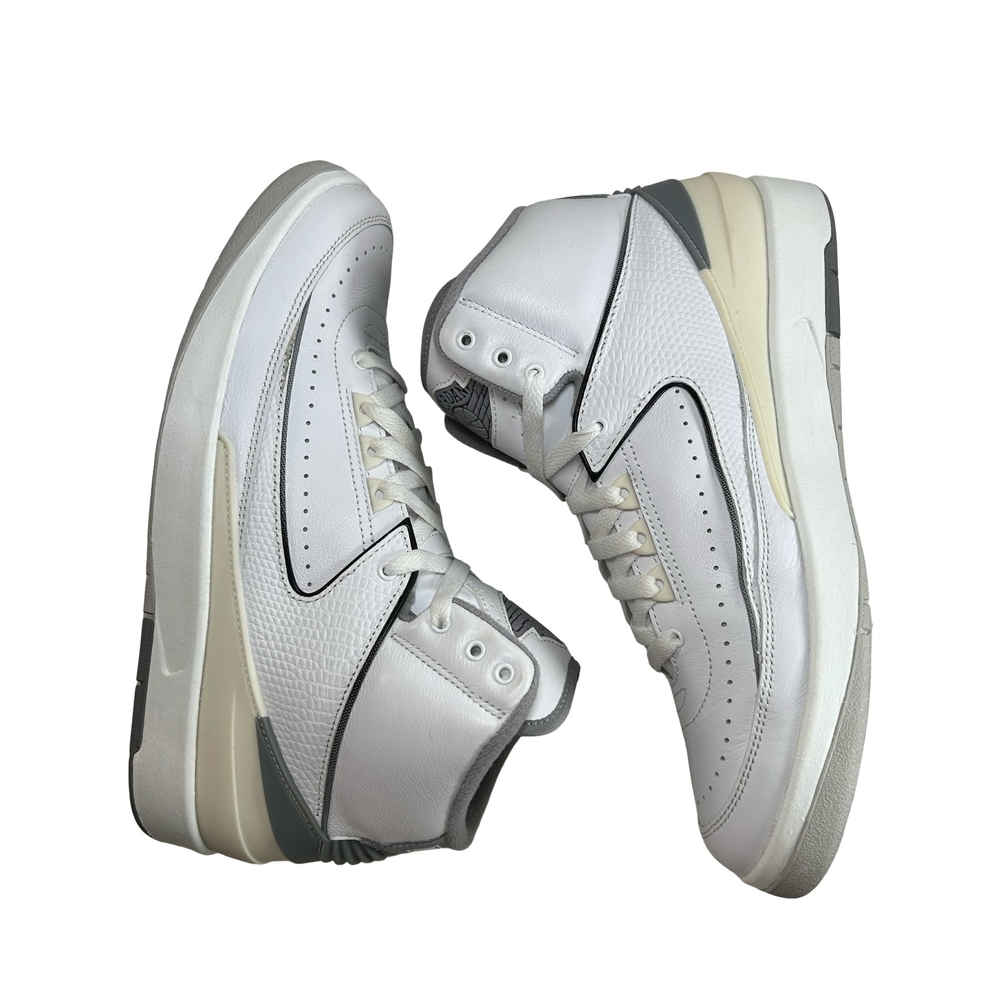 DR8884 100 Jordan 2 Retro Cement Grey [USED] - 9 M (Used)