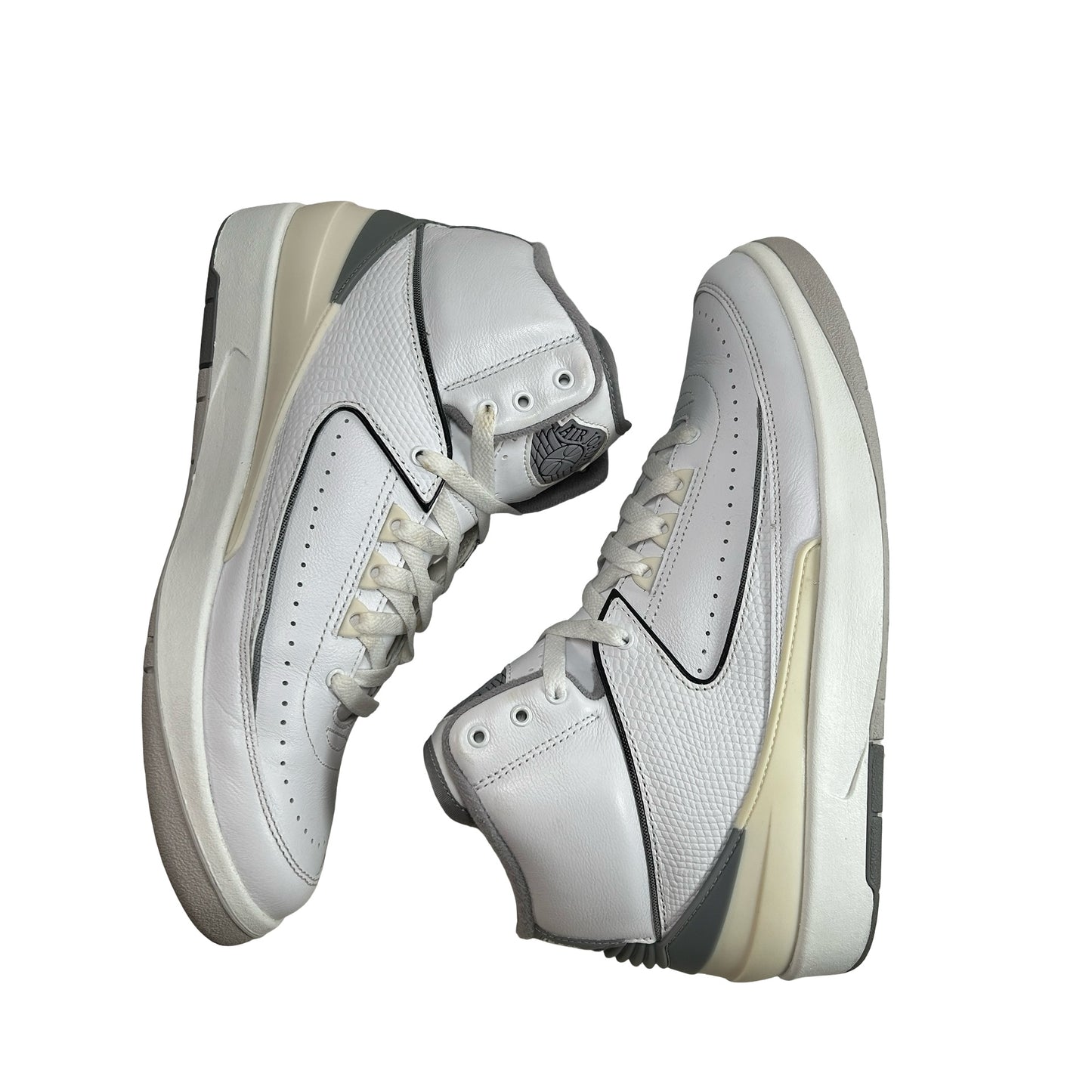 DR8884 100 Jordan 2 Retro Cement Grey [USED] - 9 M (Used)