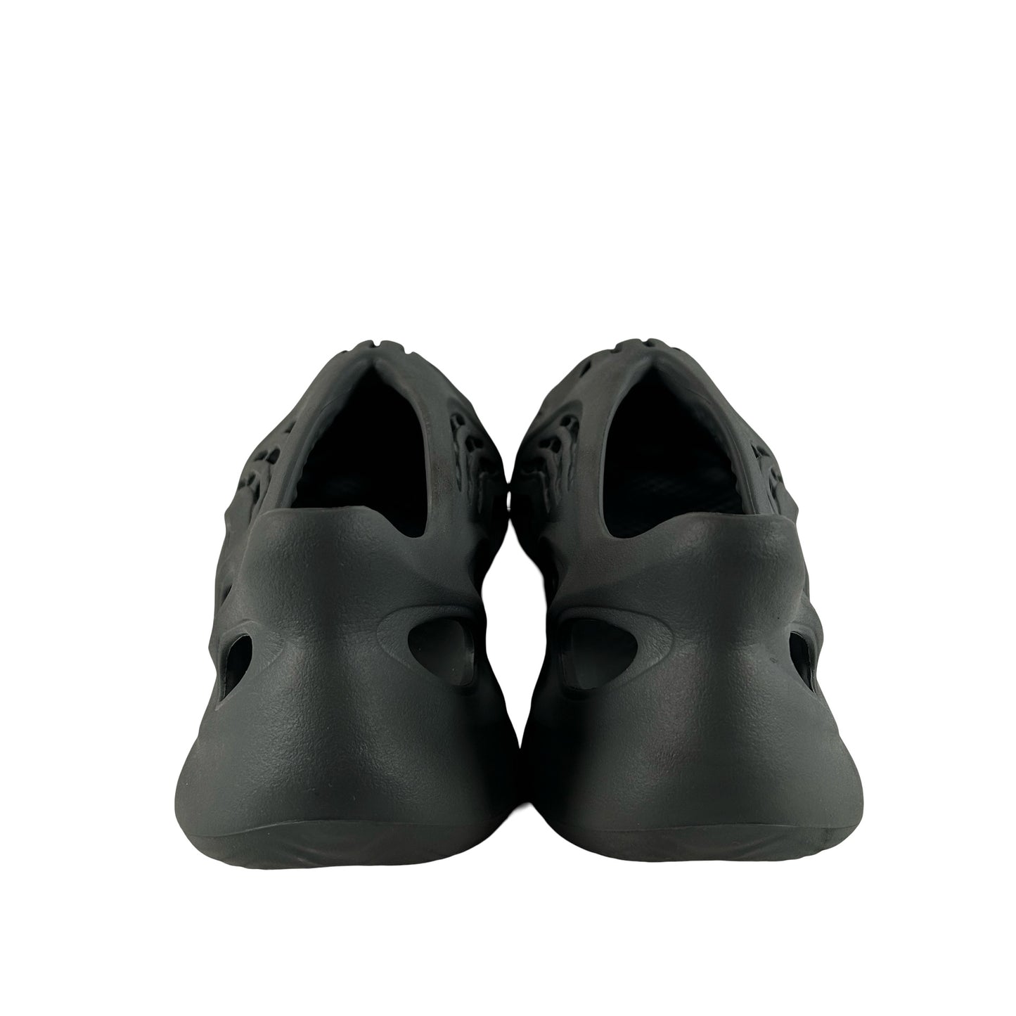 IG5349 Yeezy RNNR Carbon [USED] - 14 M (Used)