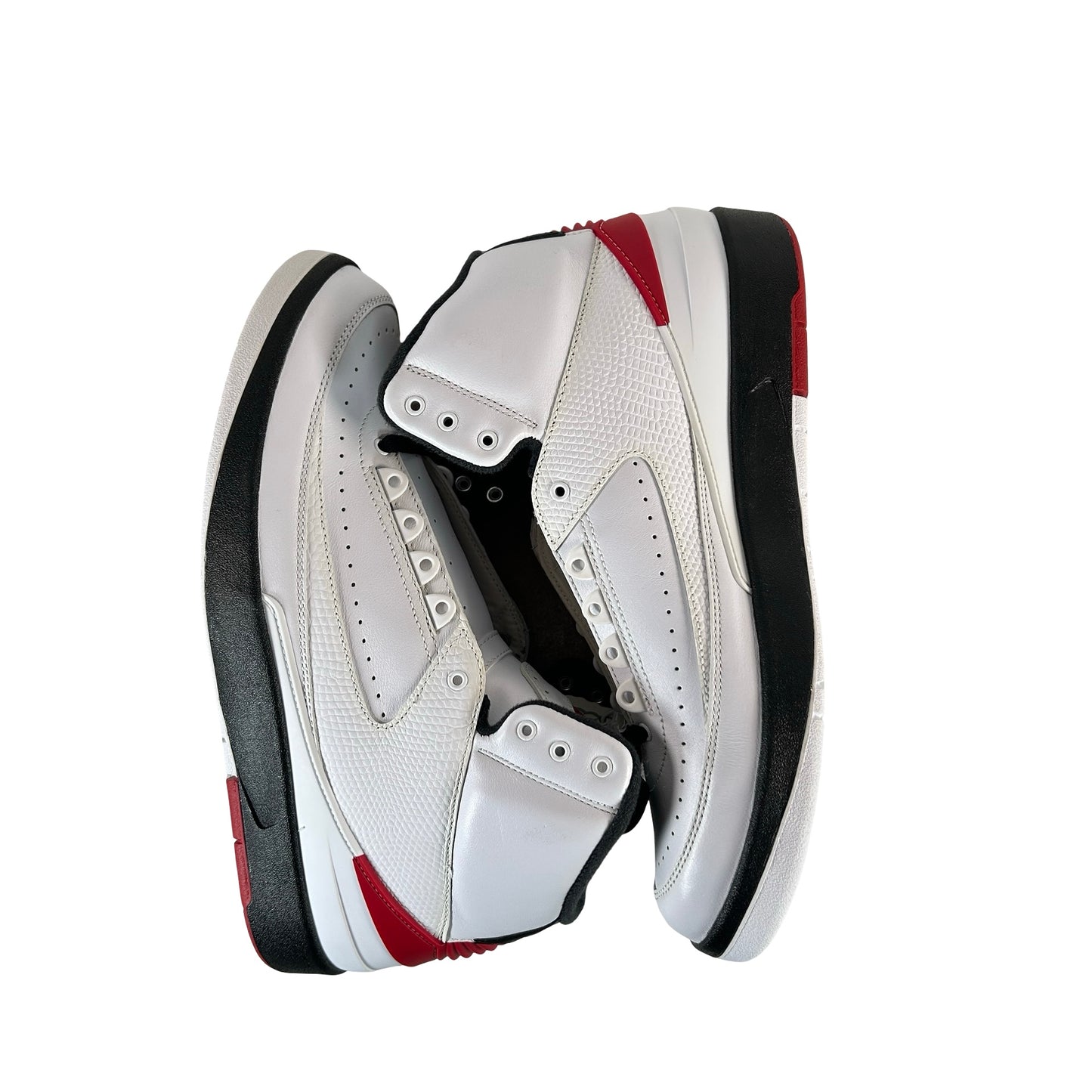 DX2454 106 Jordan 2 Retro OG Chicago (2022) - 11 M (Yellowing)