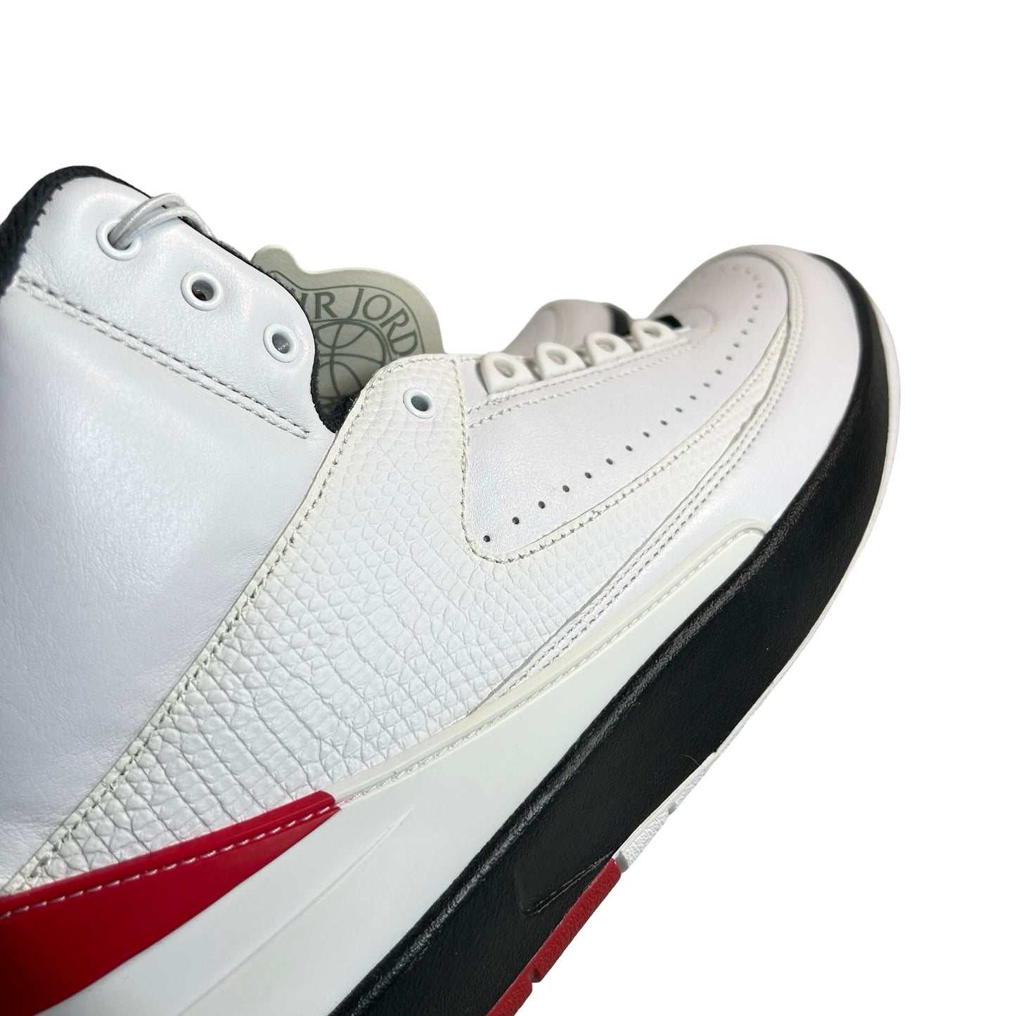 DX2454 106 Jordan 2 Retro OG Chicago (2022) - 11 M (Yellowing)