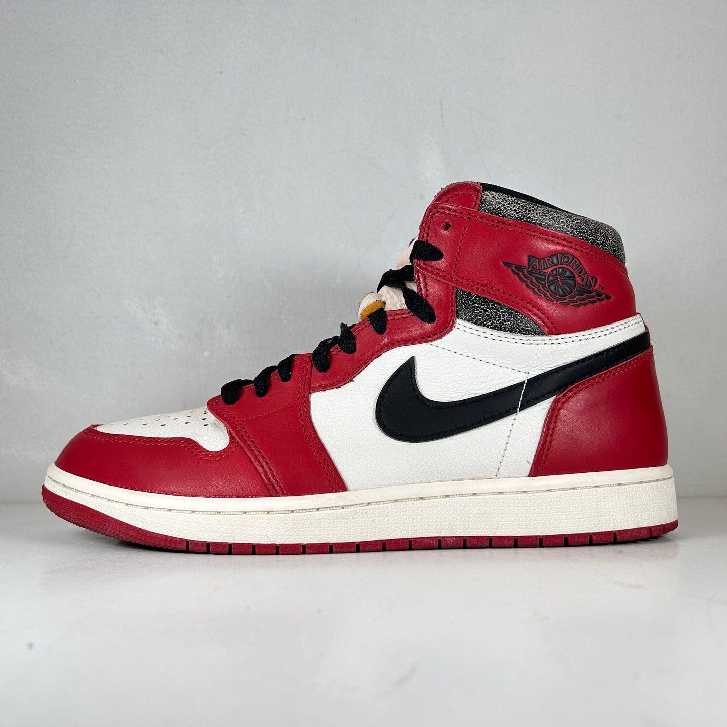 DZ5485 612 Jordan 1 Retro High OG Chicago Lost And Found [USED] - 9.5 M (Used)