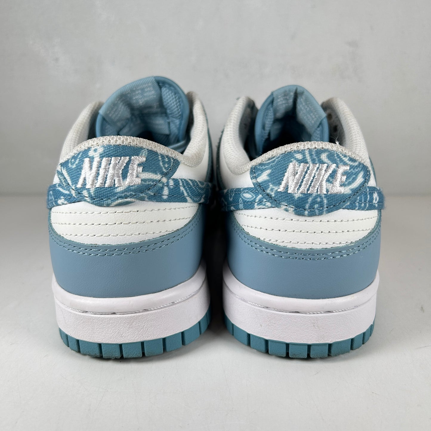DH4401 101 Dunk Low Paisley Pack desgastado azul