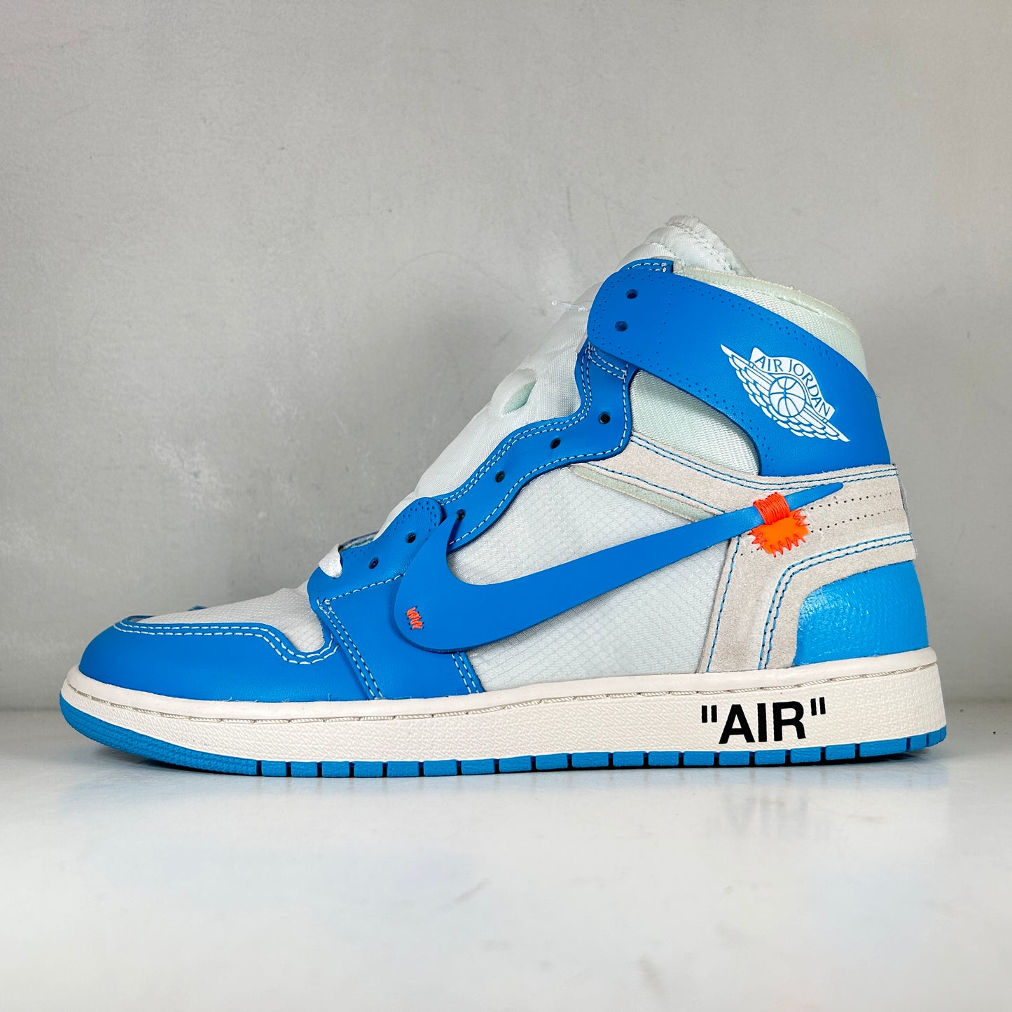 AQ0818 148 Jordan 1 Retro Alto Blanco roto UNC