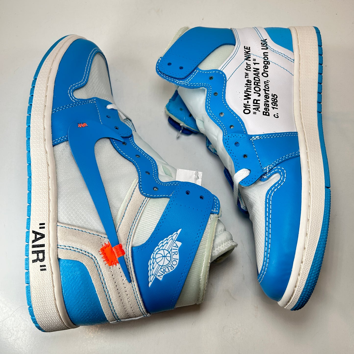 AQ0818 148 Jordan 1 Retro Alto Blanco roto UNC