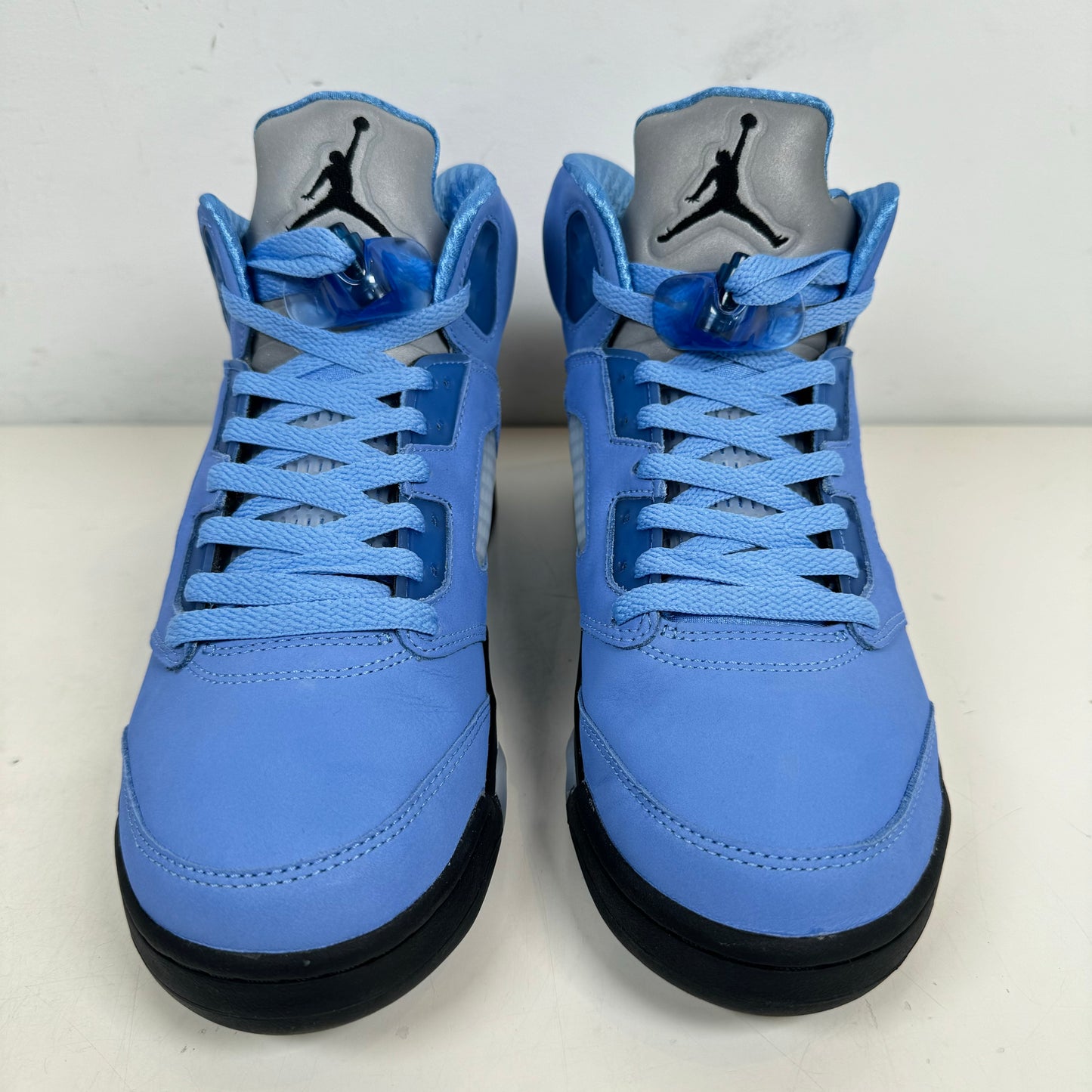 DV1310 401 Jordan 5 Retro UNC University Blue [USED] - 8.5 M (Used)