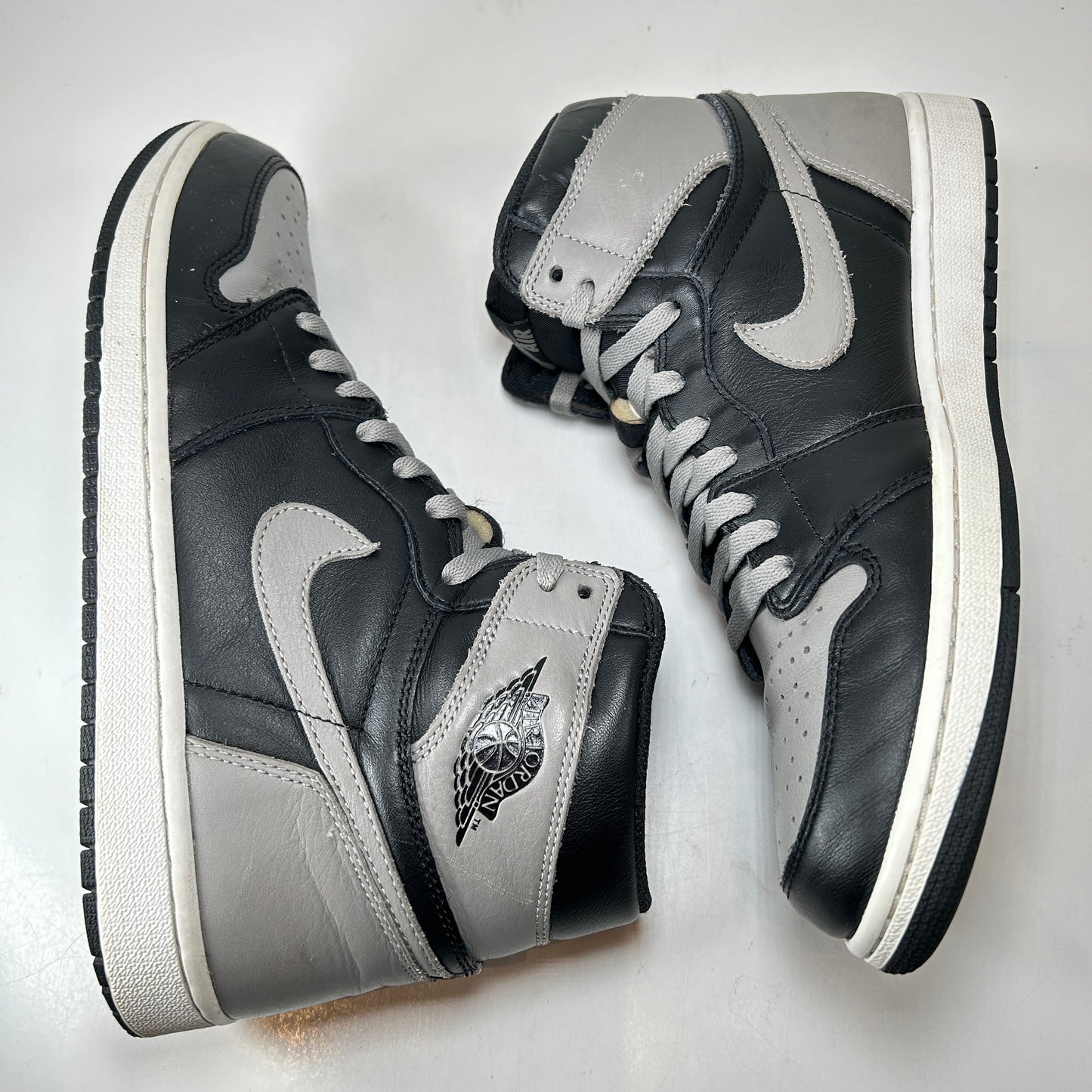 555088 013 Jordan 1 Sombra (2018)