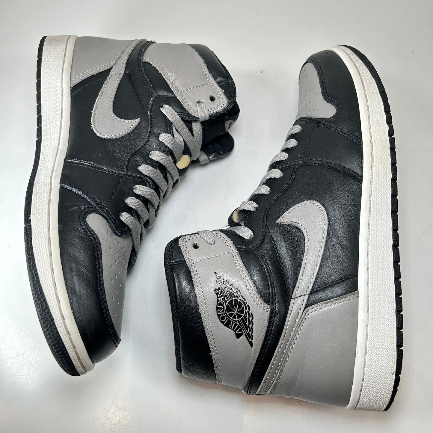 555088 013 Jordan 1 Sombra (2018)