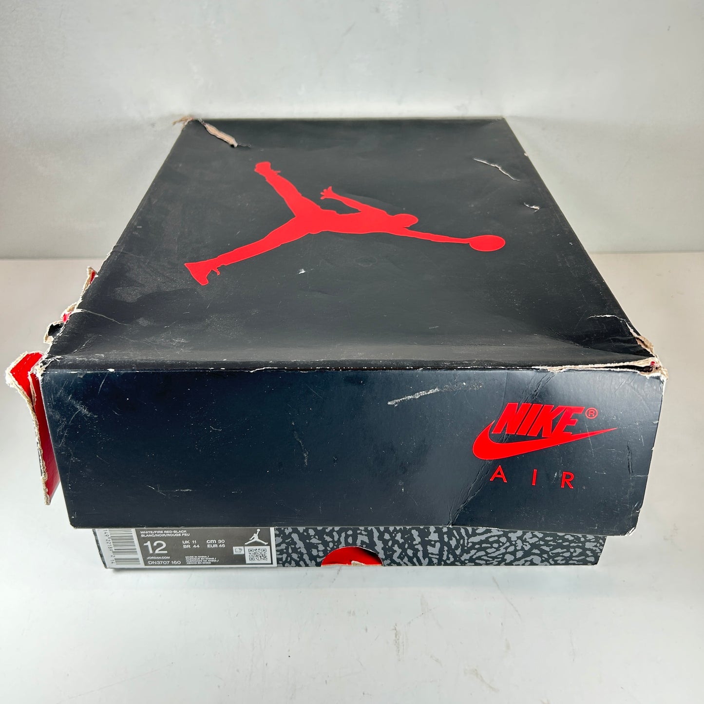 DN3707 160 Jordan 3 Retro Fire Red (2022) [USED] - 12 M (Used3)