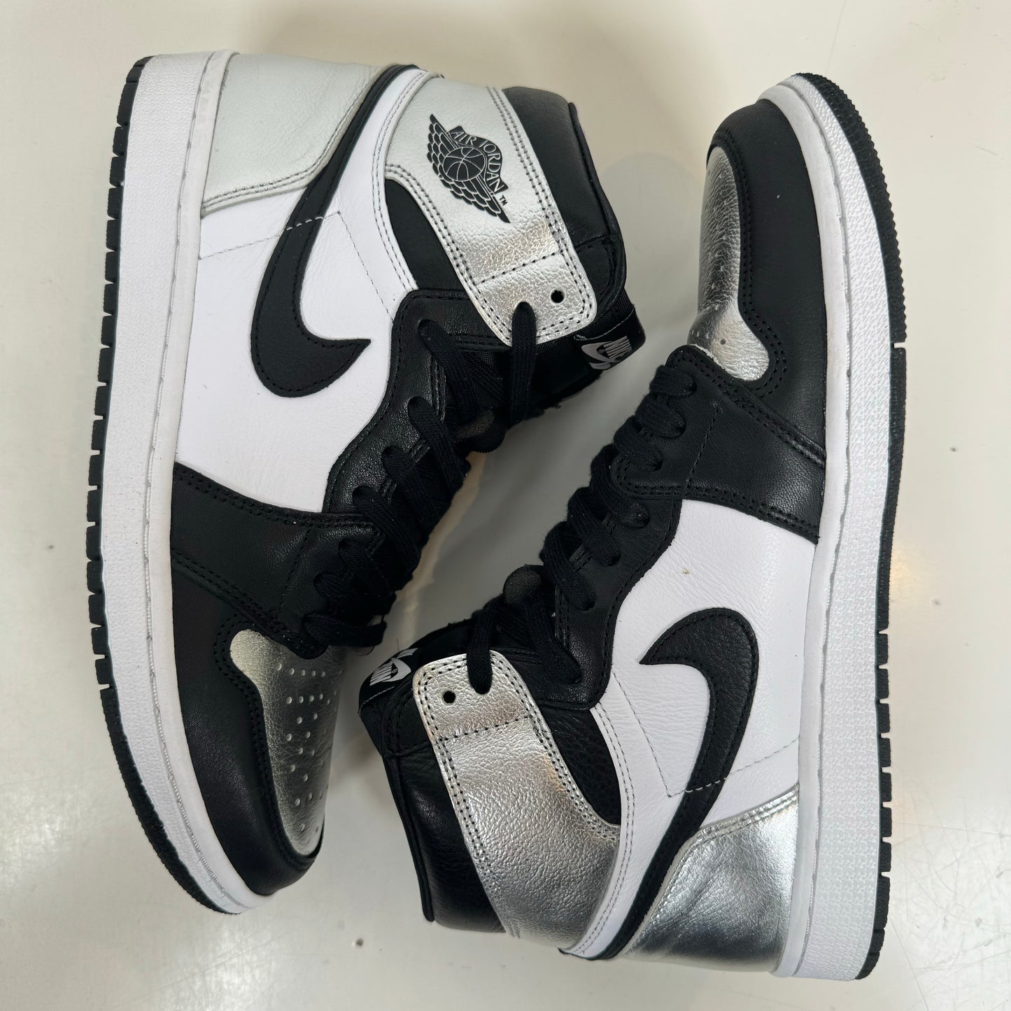 CD0461 001 Jordan 1 Retro High Silver Toe (W) [USED] - 10 W (Used)