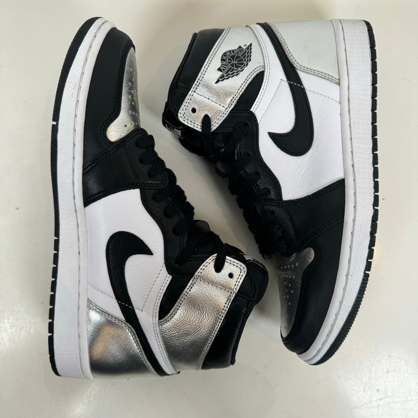 CD0461 001 Jordan 1 Retro High Silver Toe (W) [USED] - 10 W (Used)