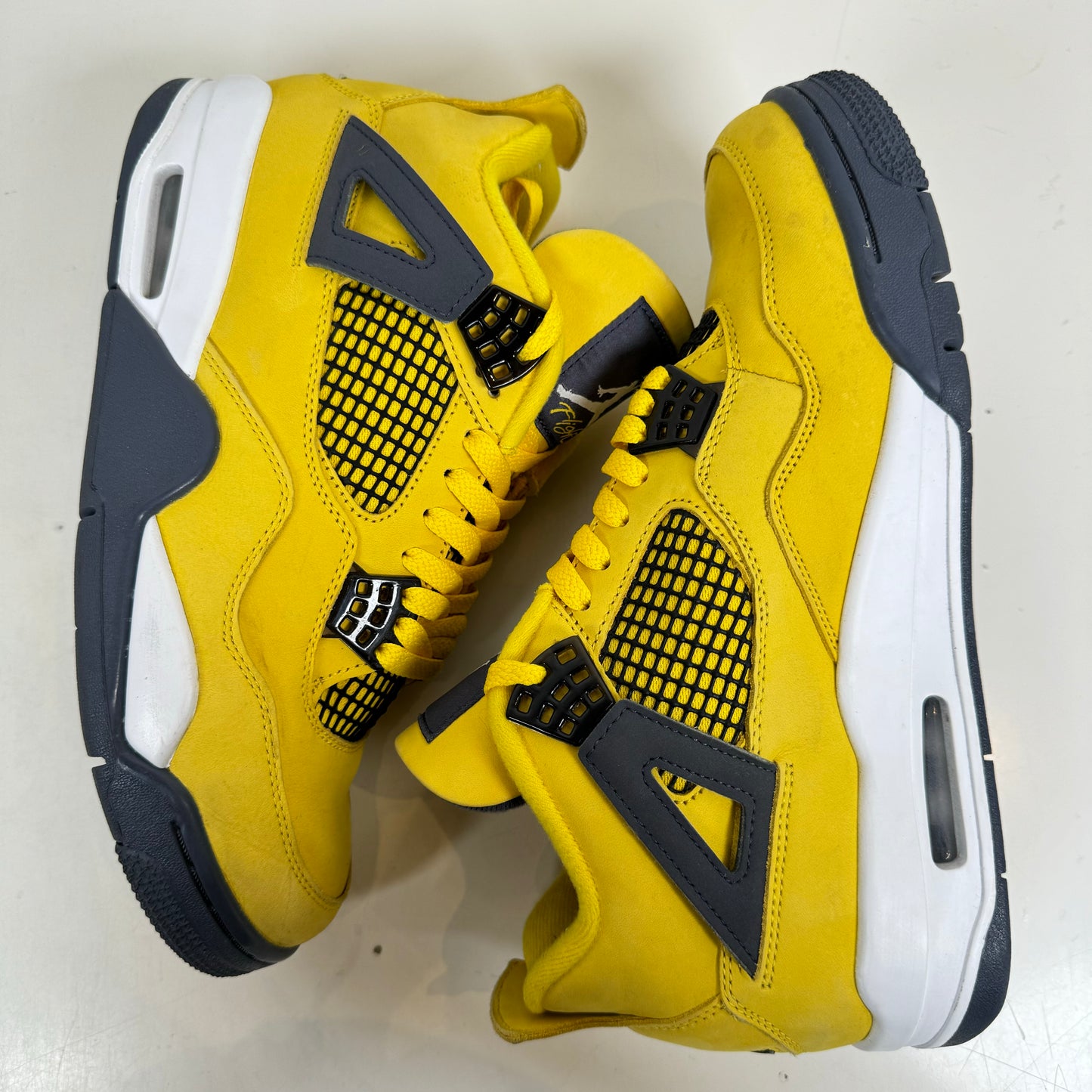 CT8527 700 Jordan 4 Retro Lightning (2021) [USED] - 9 M (Used)