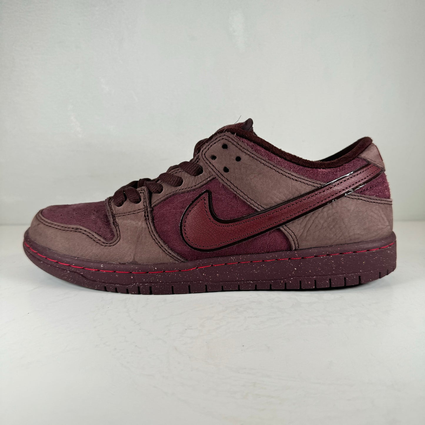 FN0619 600 Nike SB Dunk Low “City of Love” [USED] - 9.5 M (Used) (No Box)